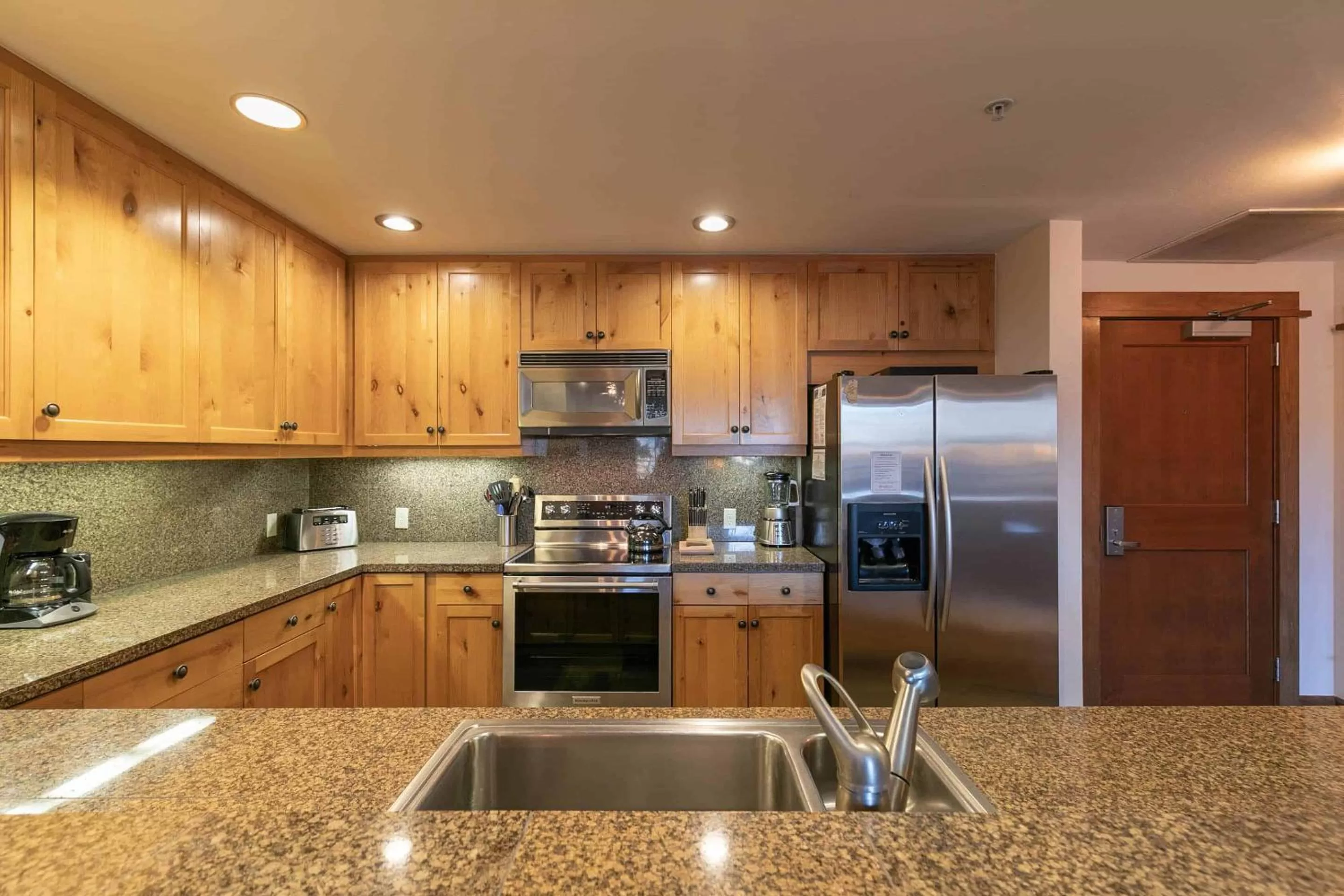 Kitchen/Kitchenette in East West Hospitality at Tahoe