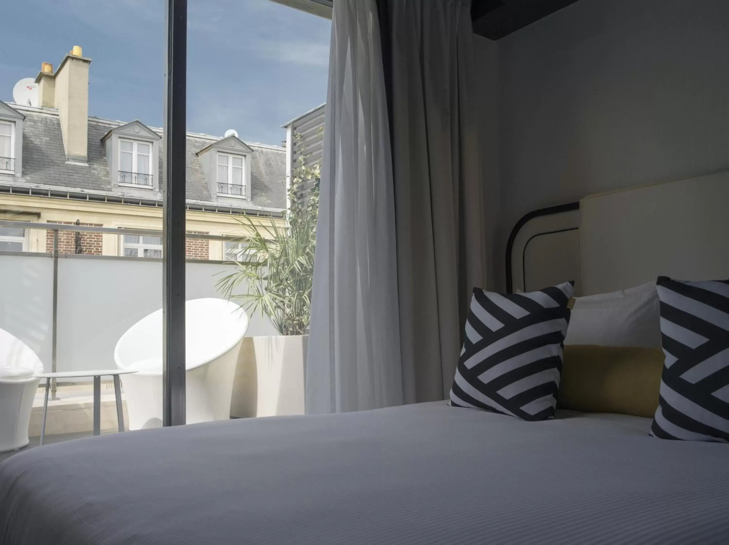 Double Room with Terrace in Hotel Ekta Champs Elysées