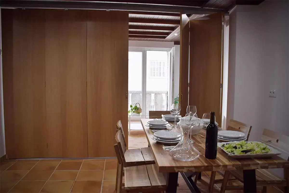 Kitchen or kitchenette, Dining Area in Pincheiro Apartamentos Turísticos