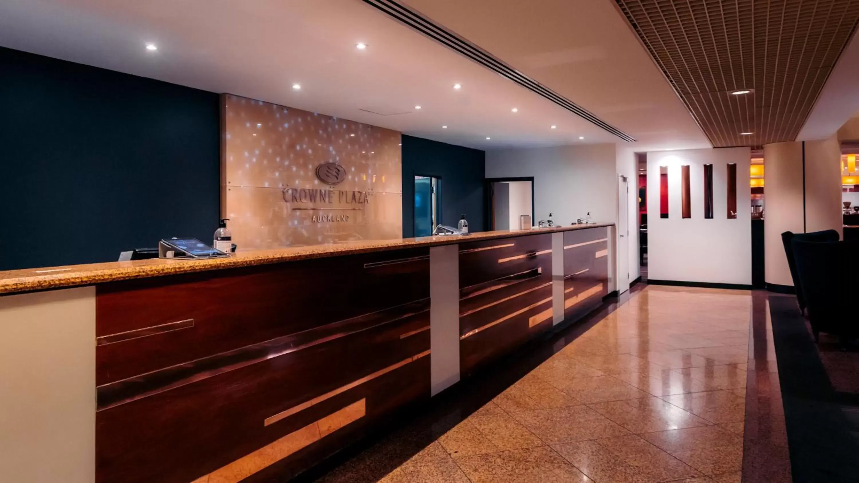 Property building, Lobby/Reception in Crowne Plaza Auckland, an IHG Hotel