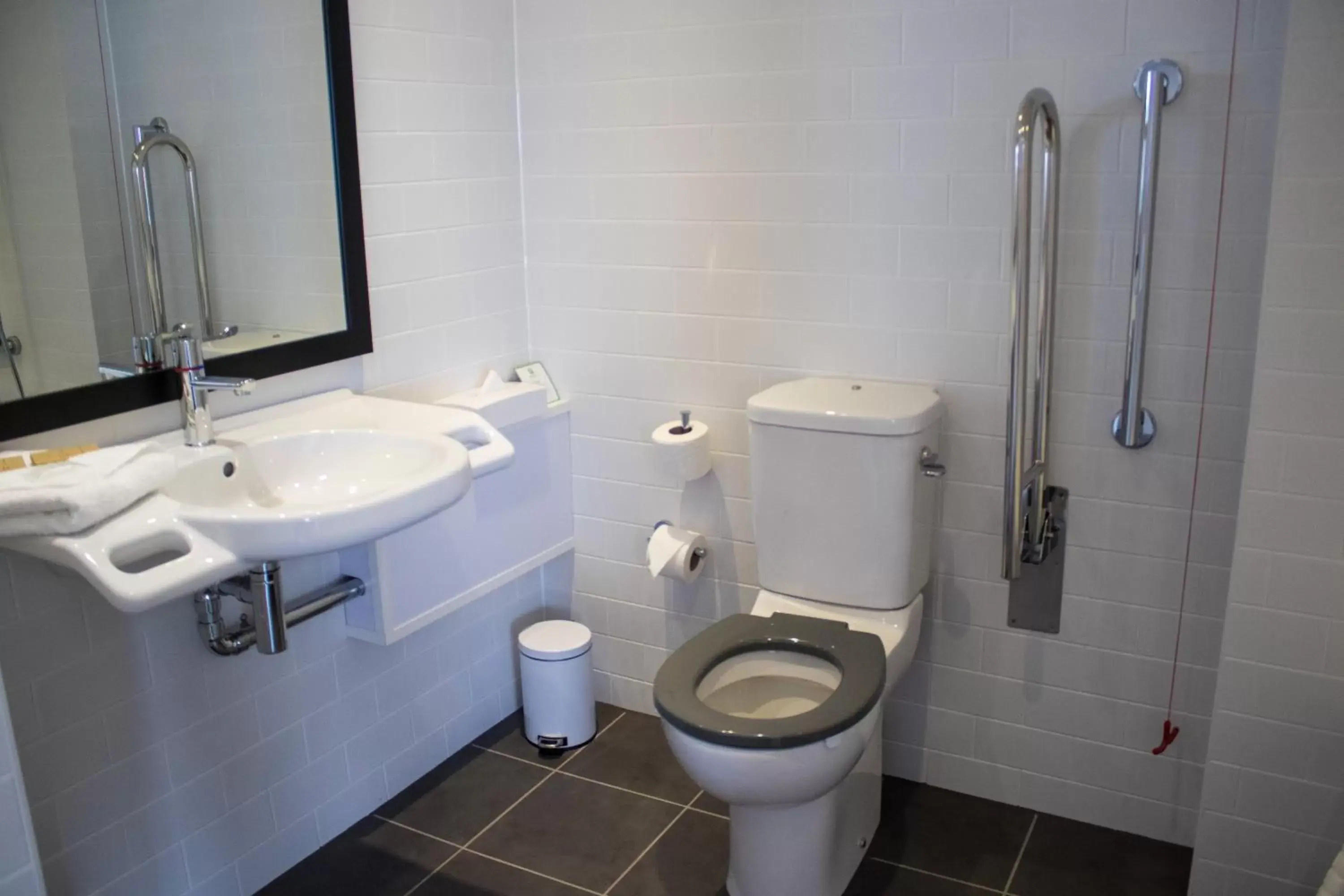 Photo of the whole room, Bathroom in Holiday Inn Preston, an IHG Hotel