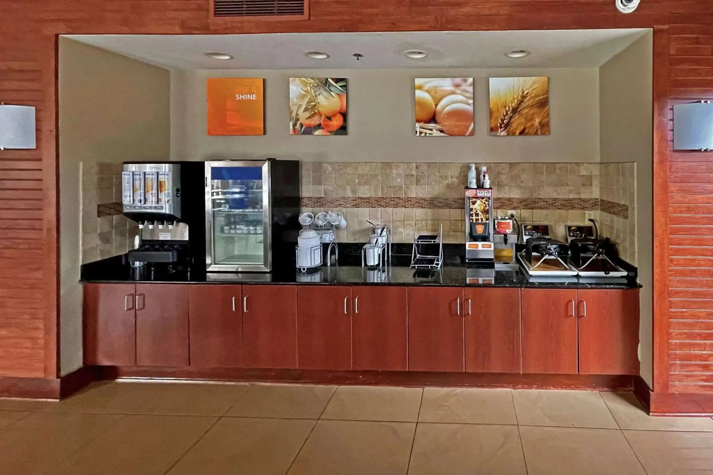 Restaurant/Places to Eat in Comfort Suites Augusta Riverwatch