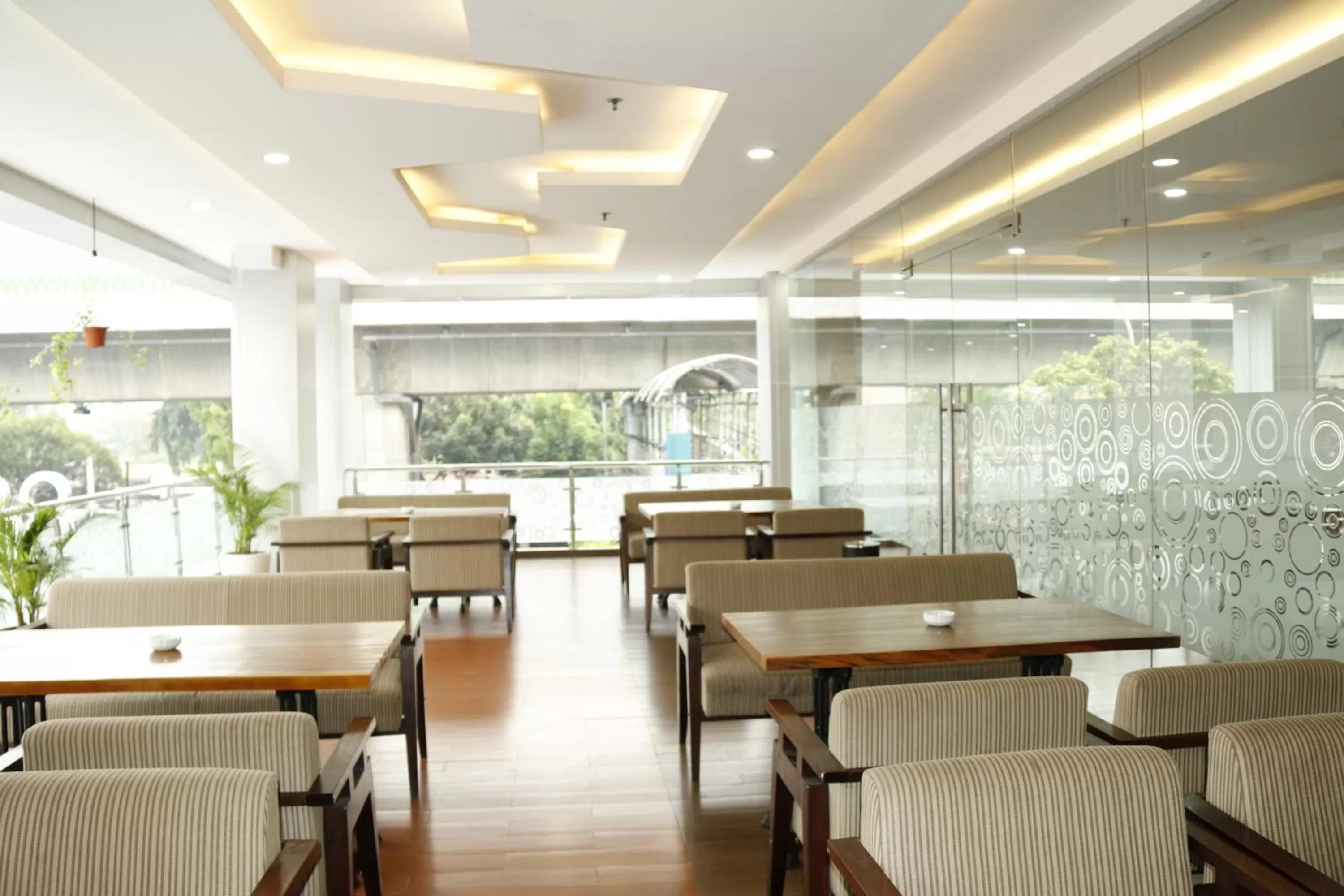 Restaurant/places to eat in Terraz Tree Hotel Jakarta