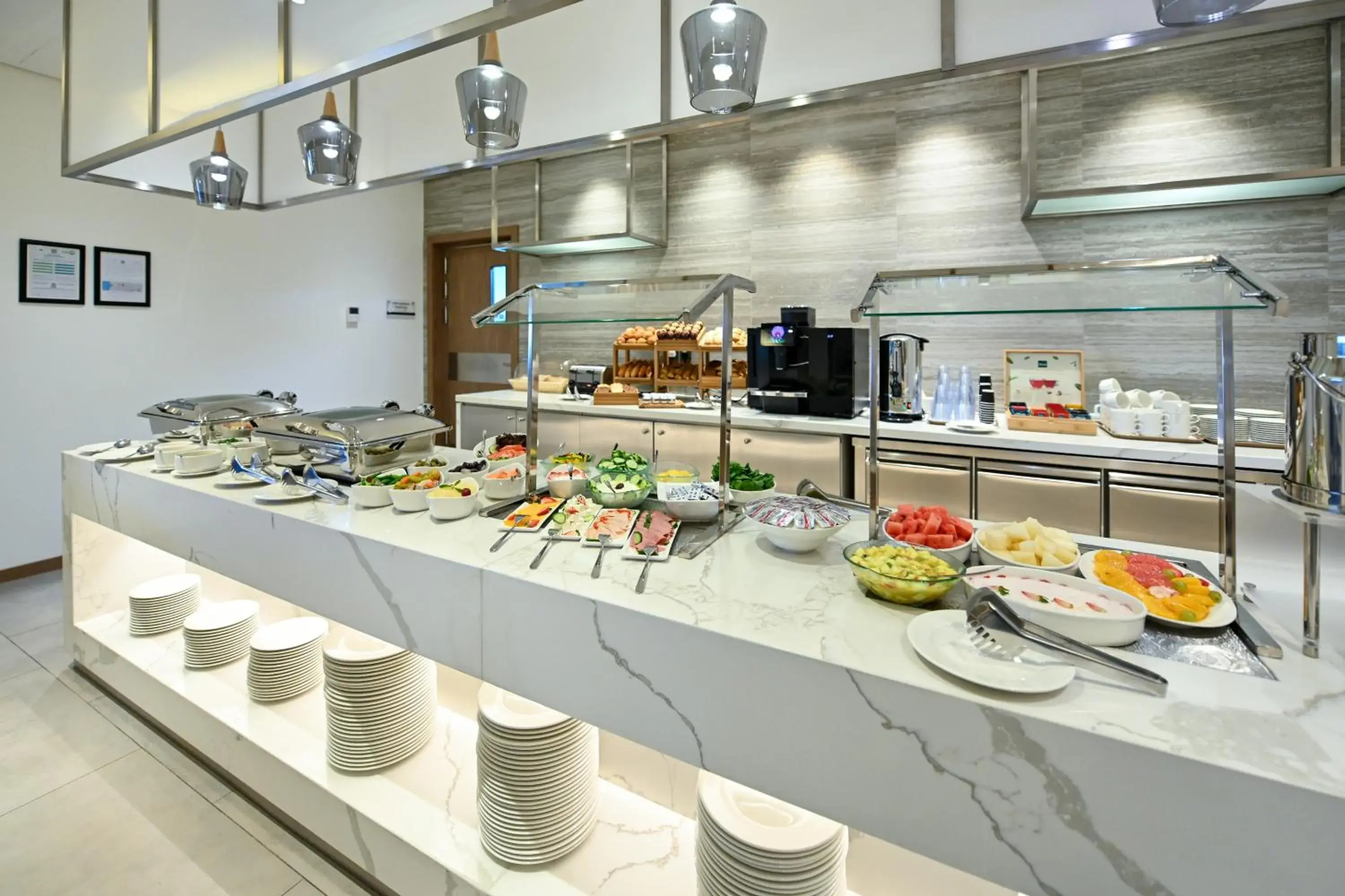 Buffet breakfast in Comfort Hotel Jeddah King Road