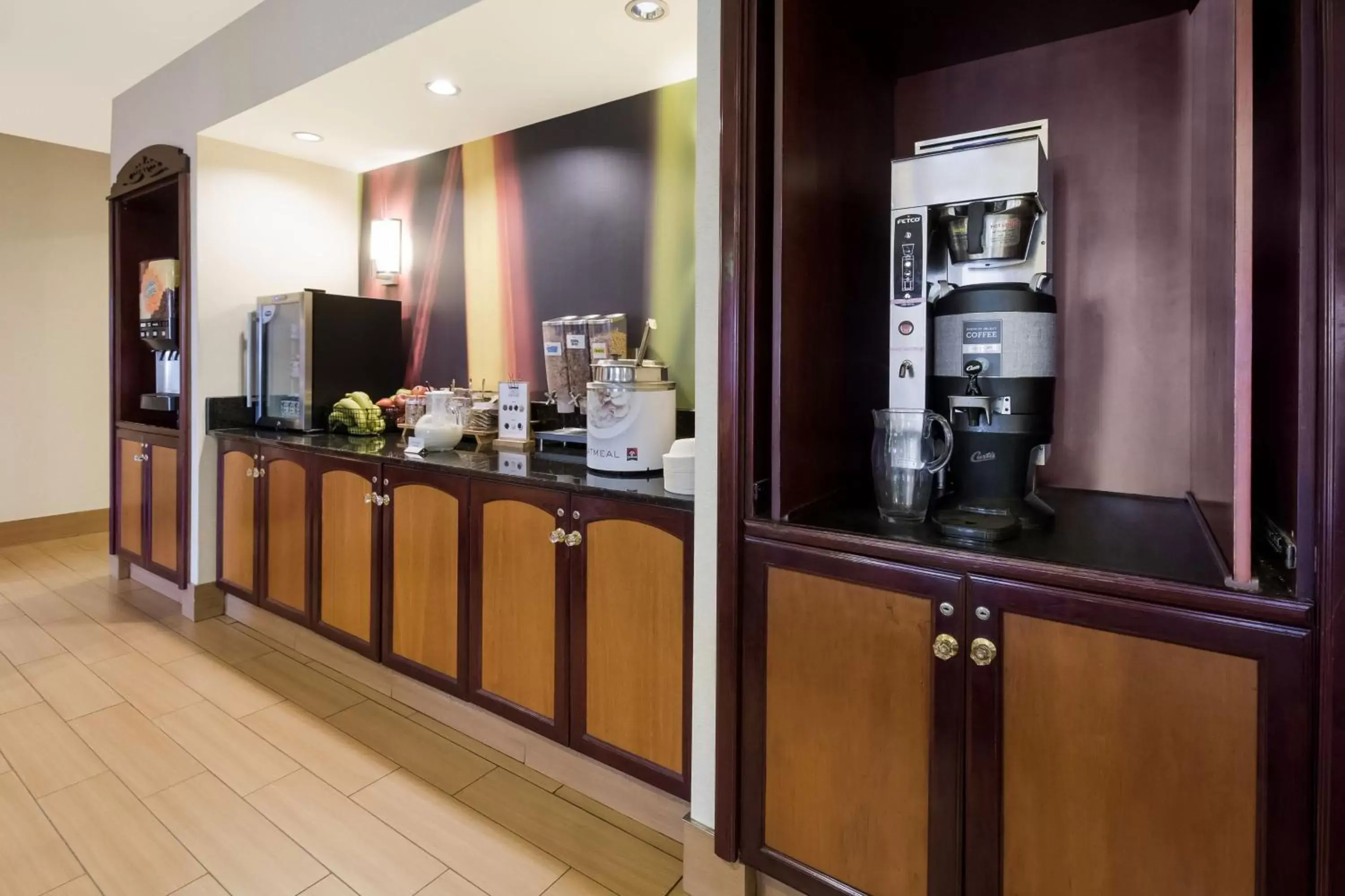 Breakfast in SpringHill Suites by Marriott Pittsburgh Washington