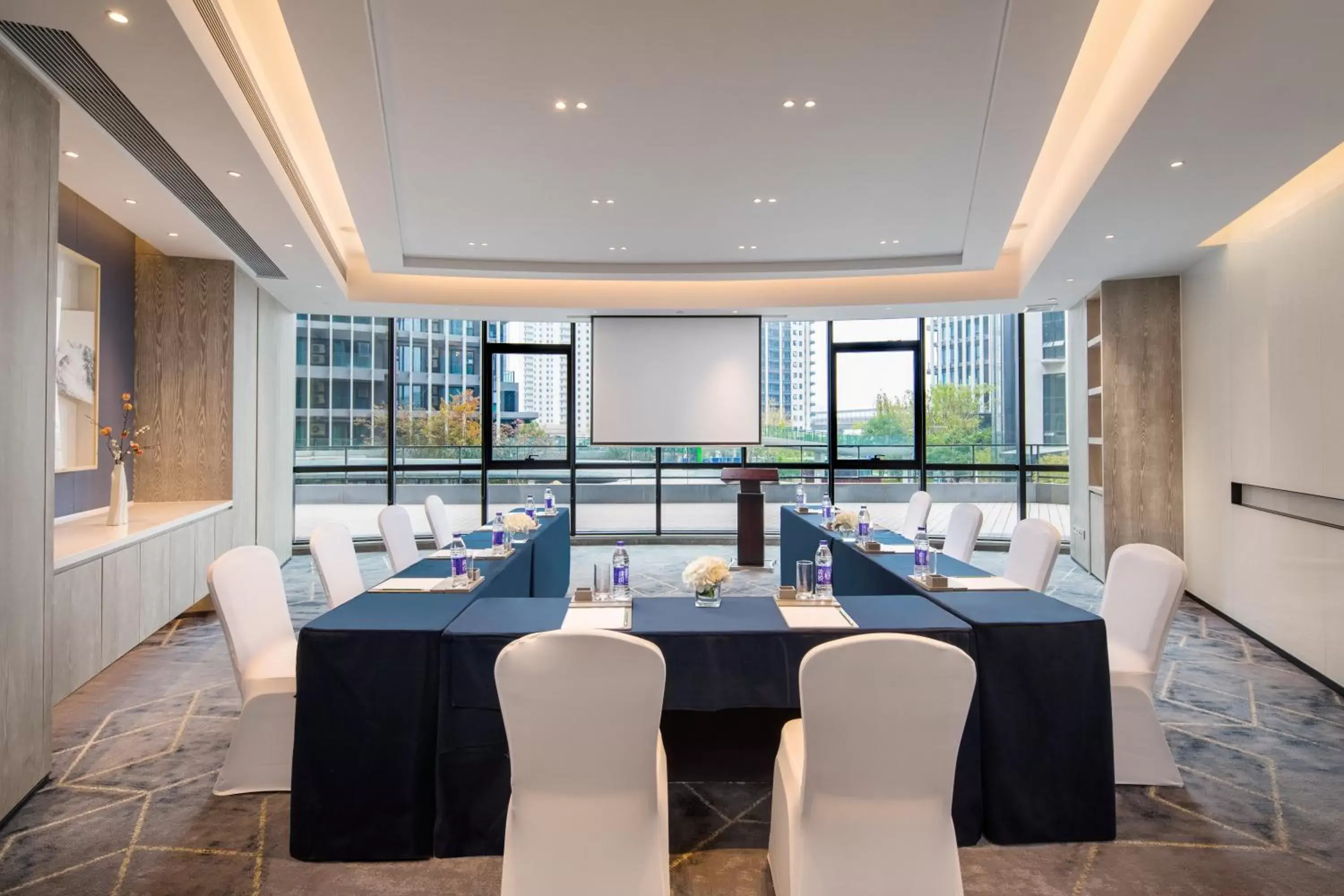 Meeting/conference room in Holiday Inn - Nanjing South Station, an IHG Hotel