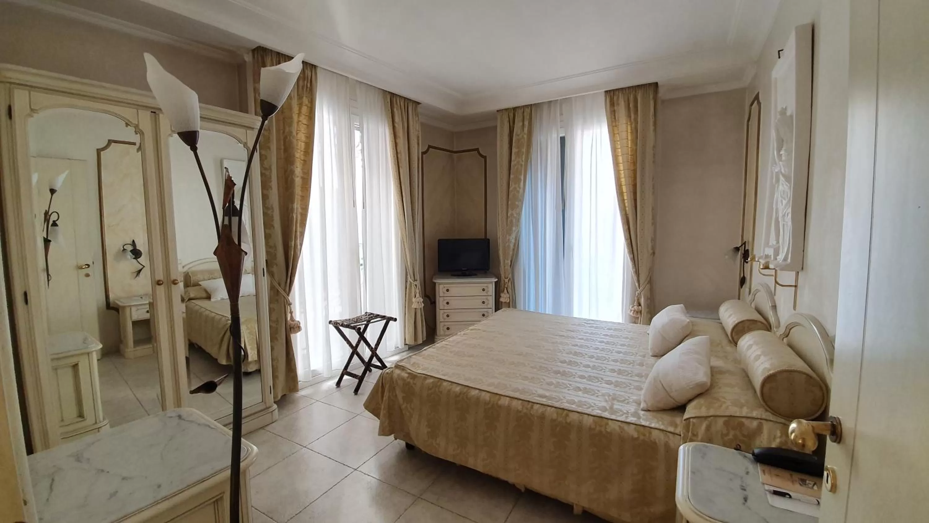 Suite in Majestic Toscanelli (centro storico)