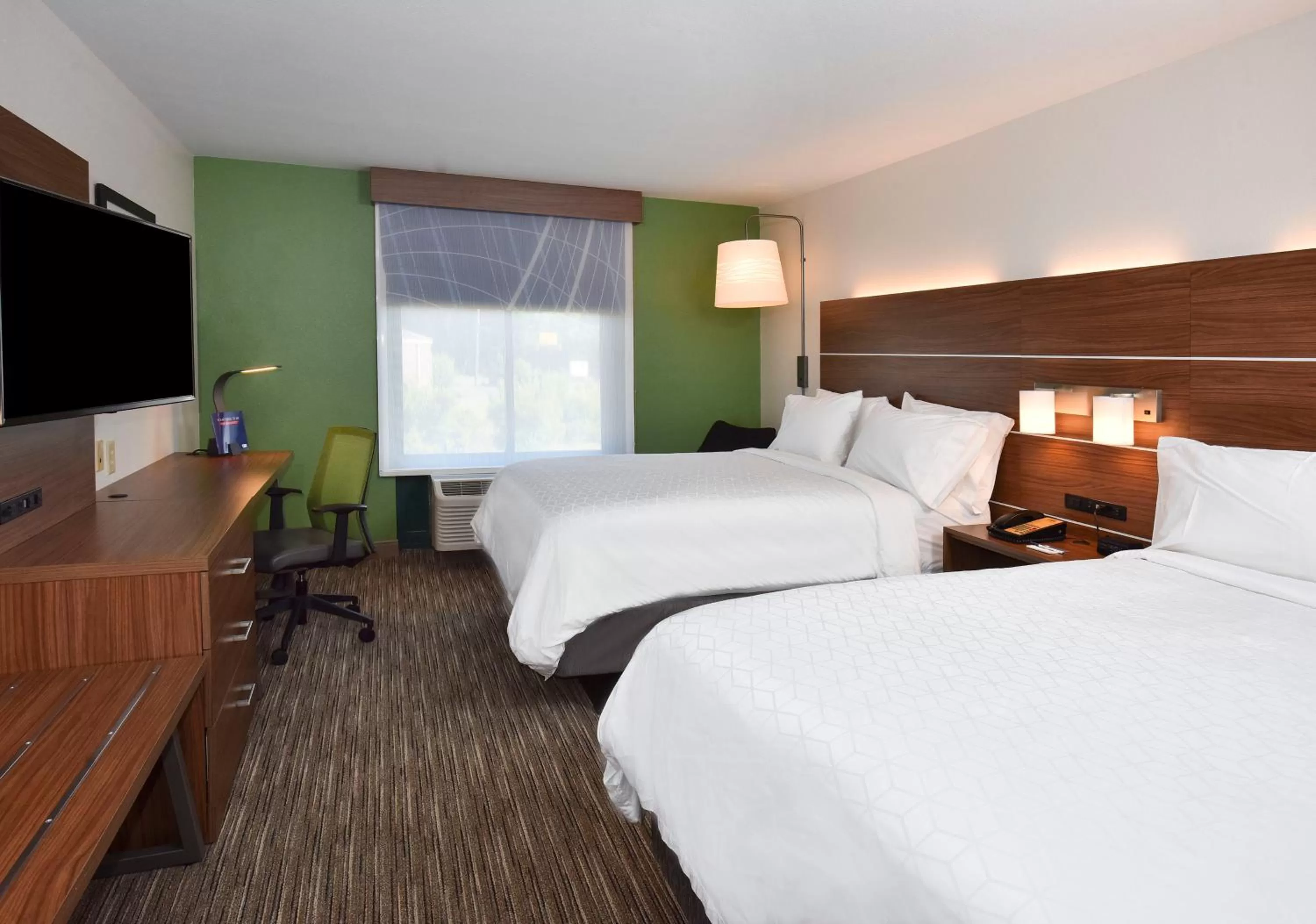 Photo of the whole room, Bed in Holiday Inn Express Hotel & Suites Selma, an IHG Hotel