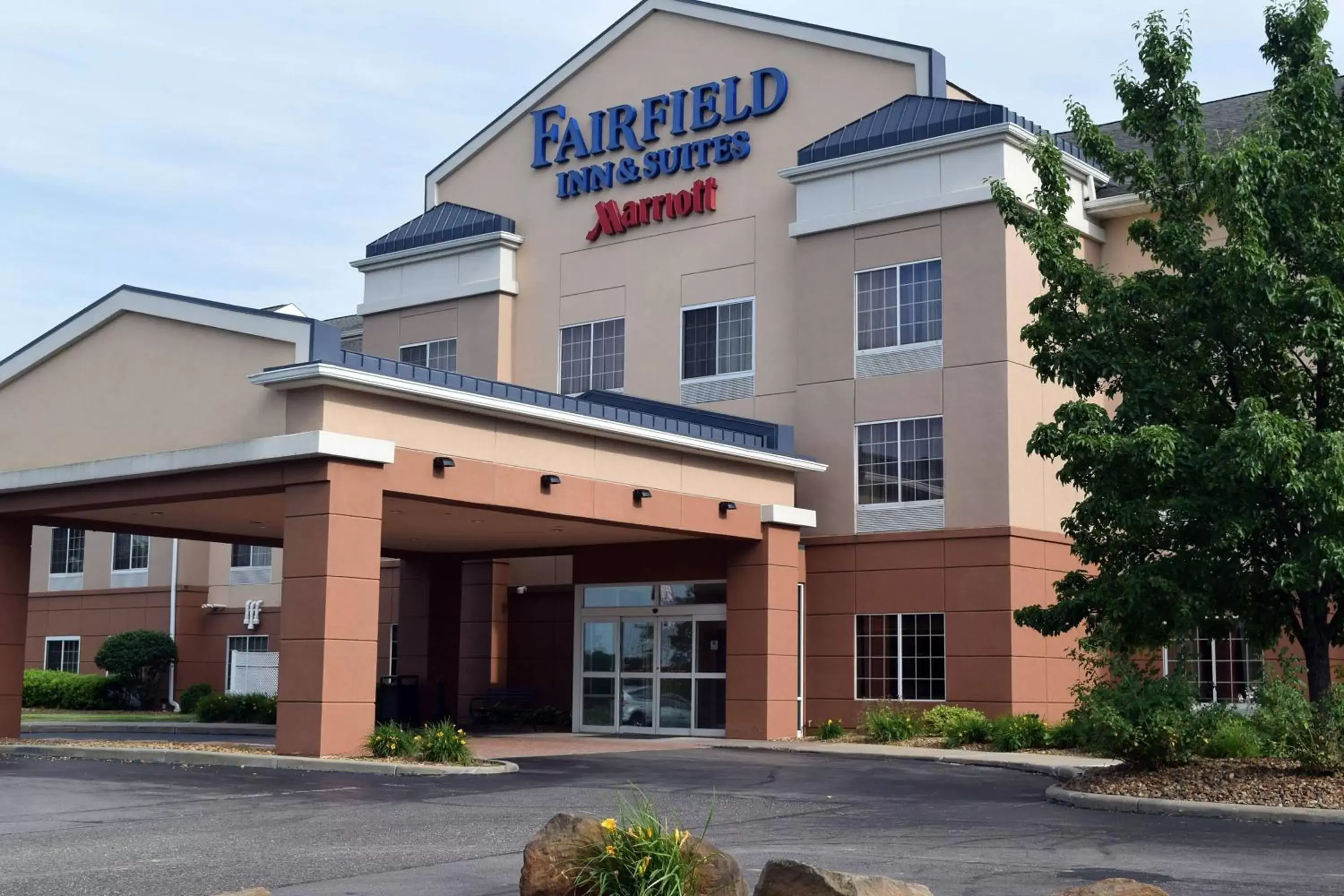 Property Building in Fairfield by Marriott Youngstown/Austintown