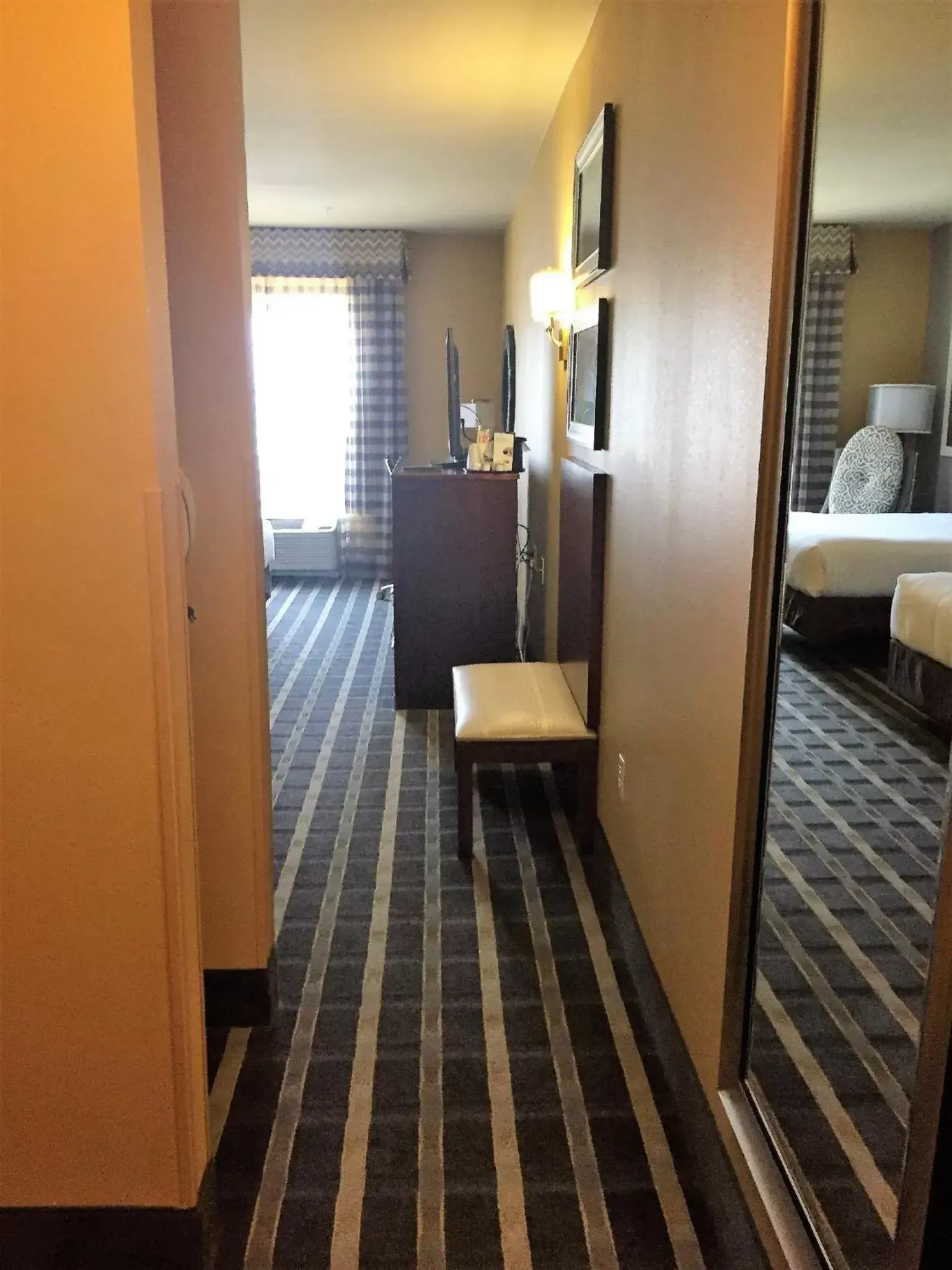 Photo of the whole room, Bathroom in Holiday Inn Express & Suites Perry-National Fairground Area, an IHG Hotel