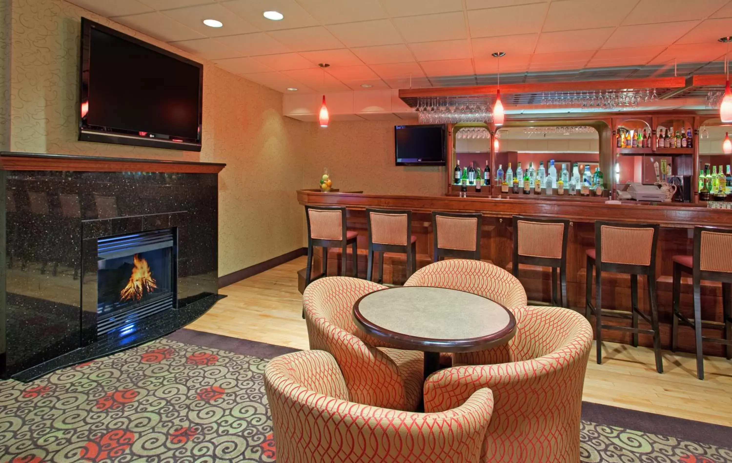 Lounge or bar, Lounge/Bar in Holiday Inn Portsmouth, an IHG Hotel