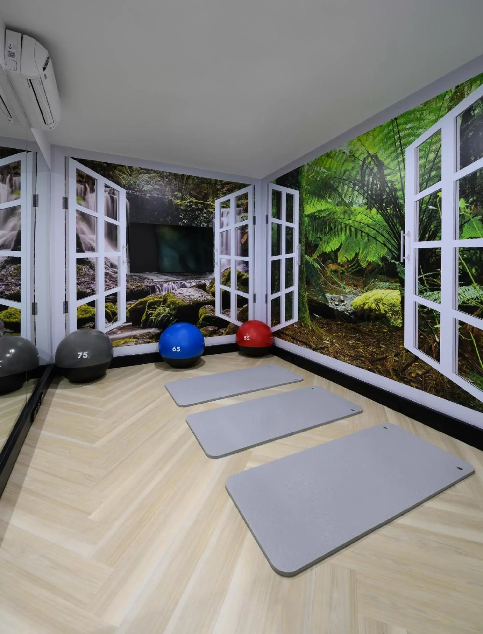 Fitness centre/facilities, Billiards in Travelodge Hotel Hobart