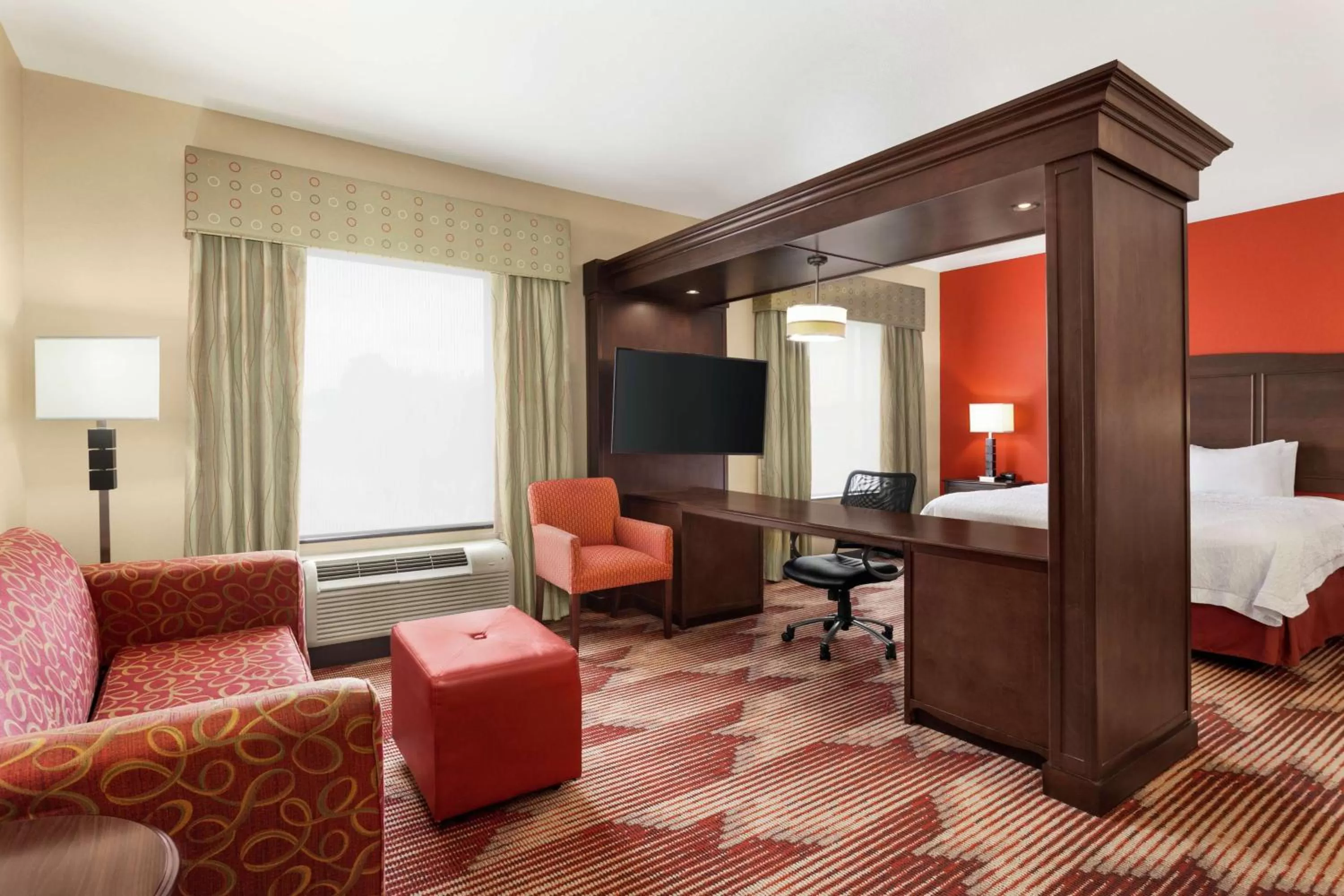 Bedroom, Bed in Hampton Inn Sulphur Springs