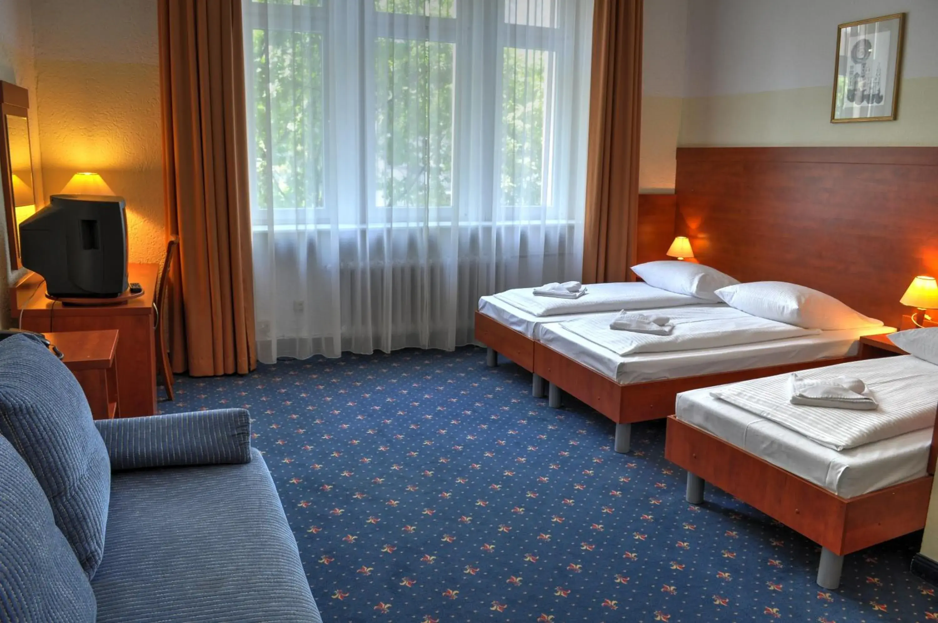 Day, Bed in Hotel Europa City