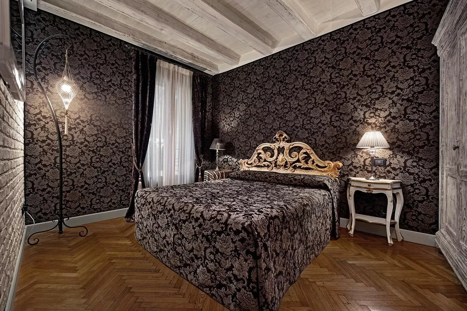 Photo of the whole room, Bed in B&B Bloom Settimo Cielo