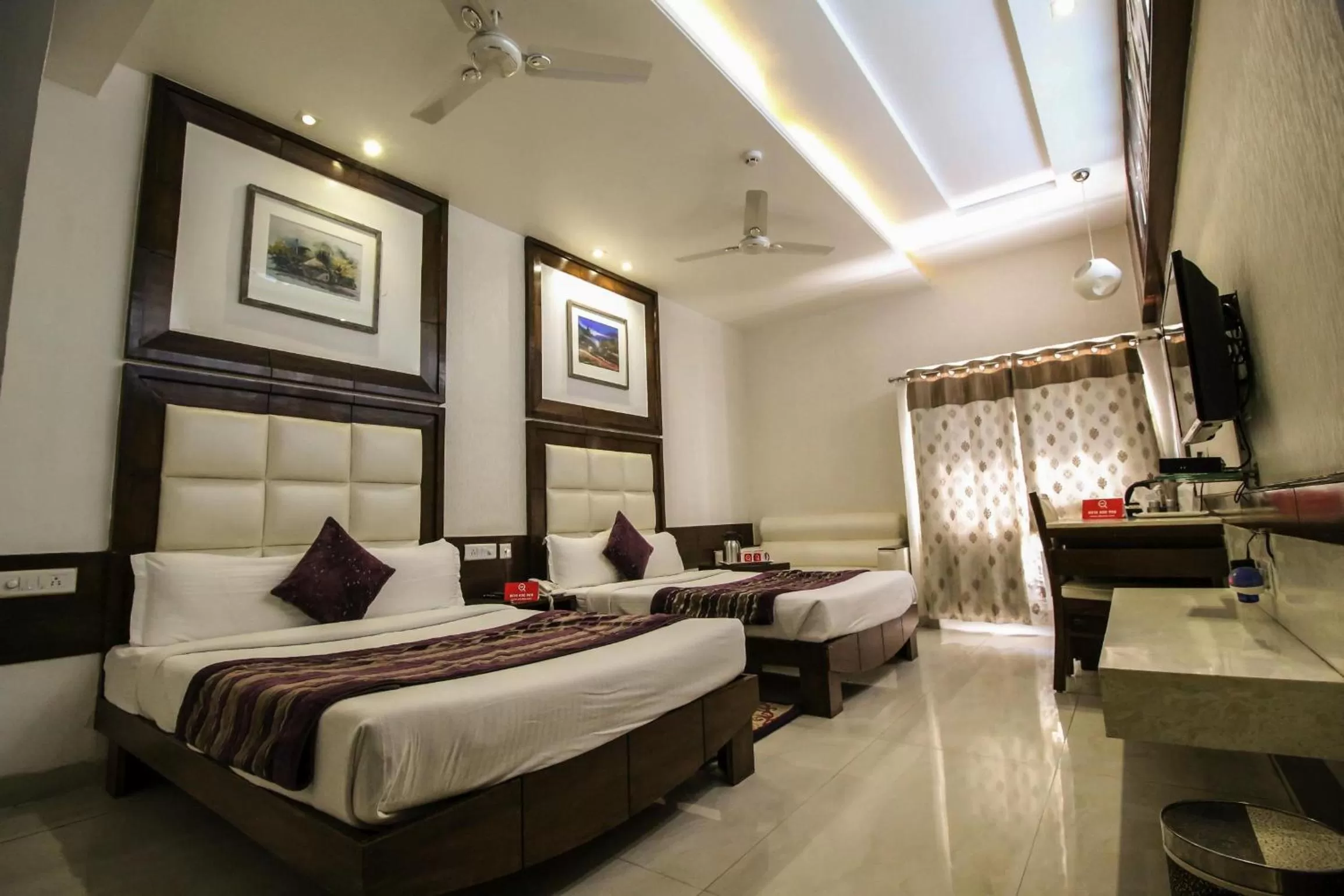 Photo of the whole room, Bed in Hotel Emerald