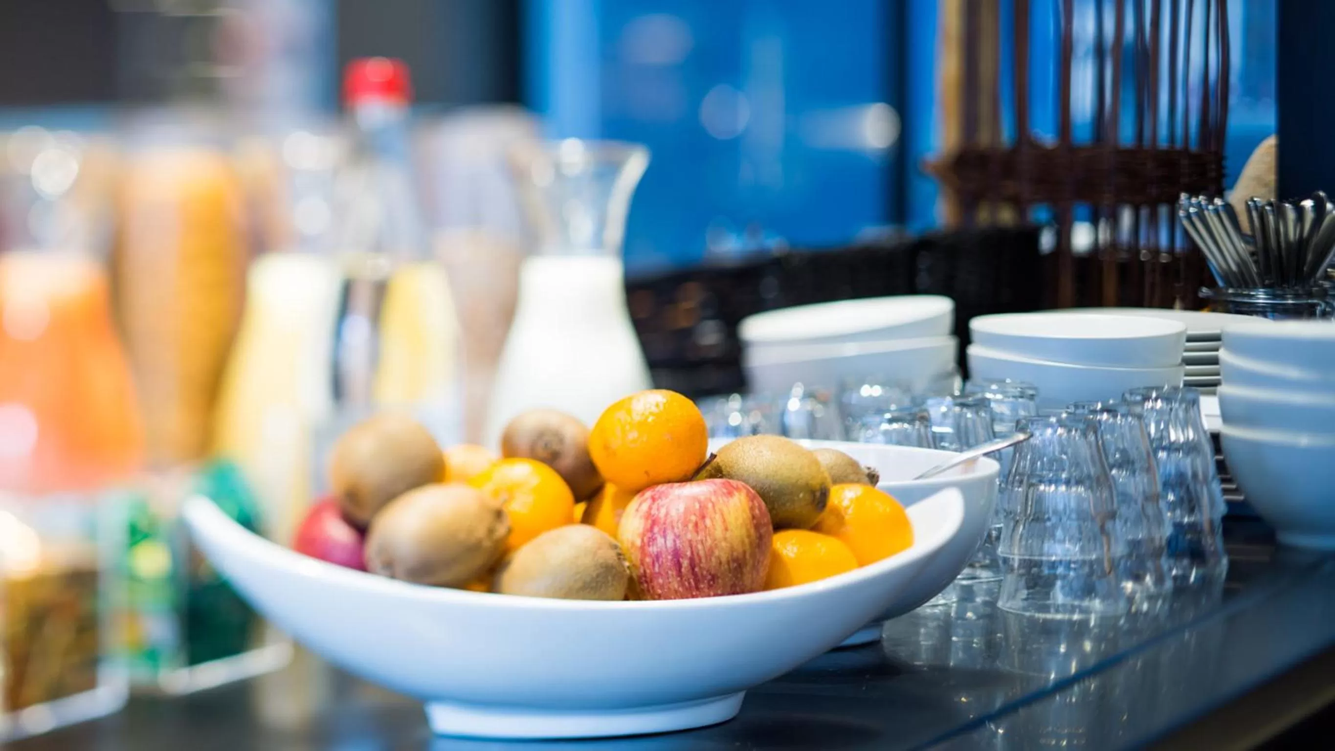 Buffet breakfast in Campanile Rennes Centre - Gare
