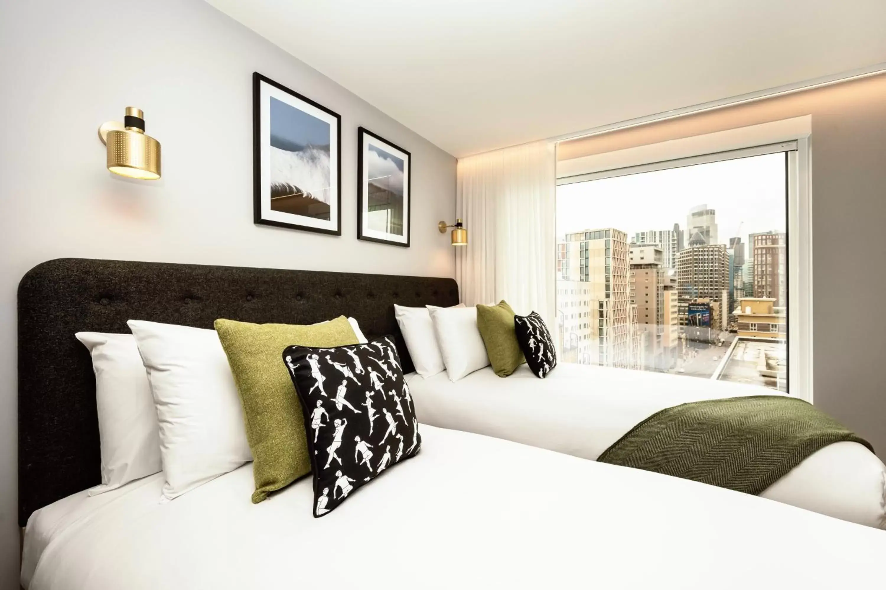 Bed in Wilde Aparthotels by Staycity London Aldgate Tower Bridge