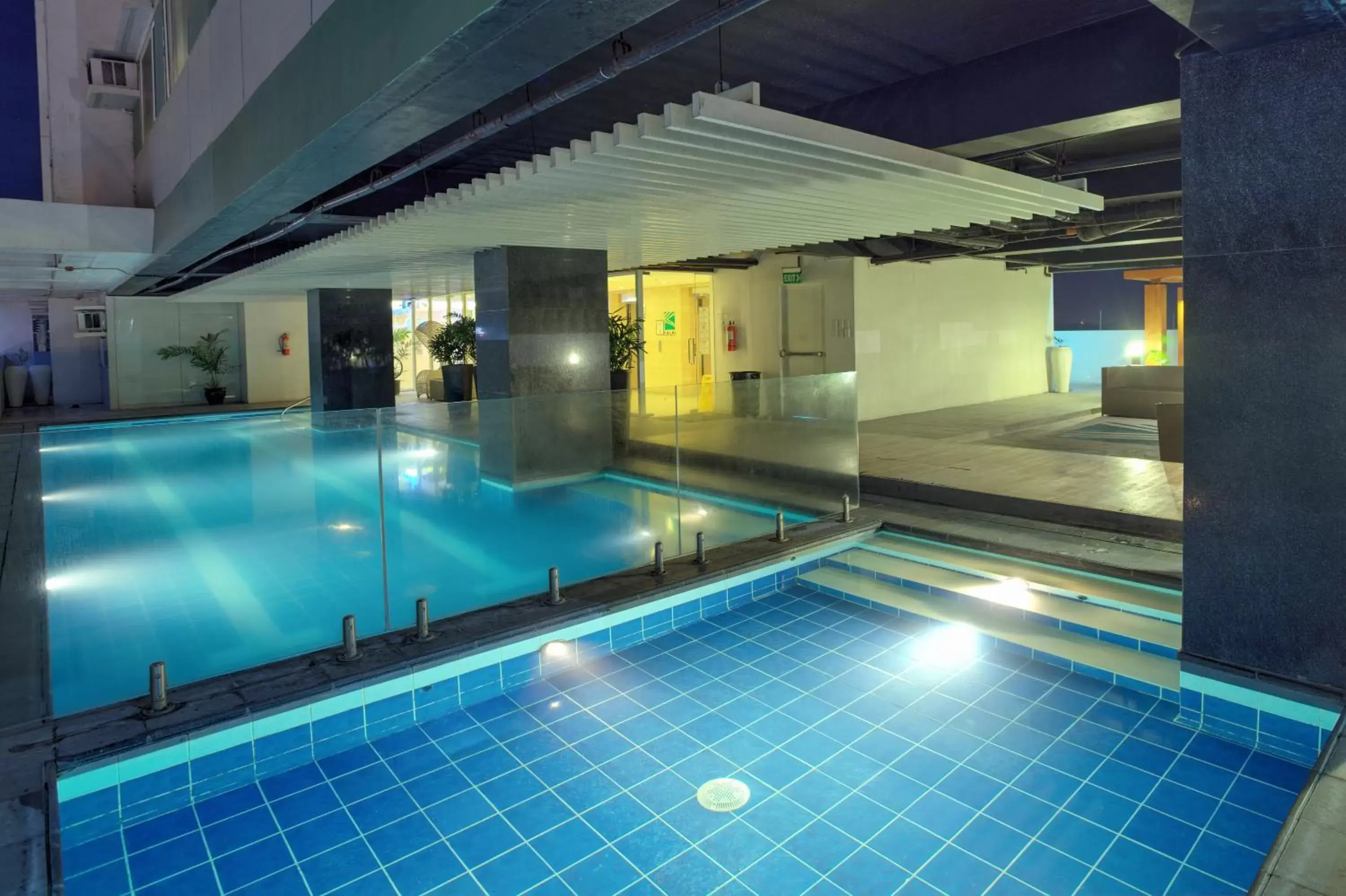 Night, Swimming Pool in Injap Tower Hotel