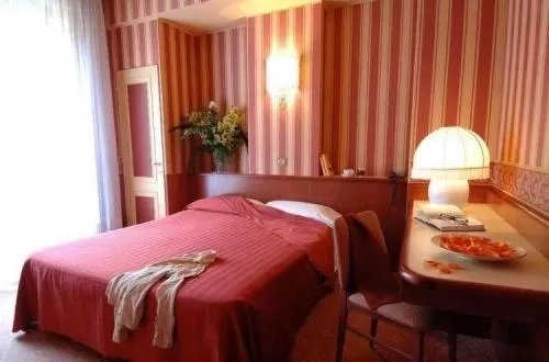 Photo of the whole room, Bed in Hotel Garda