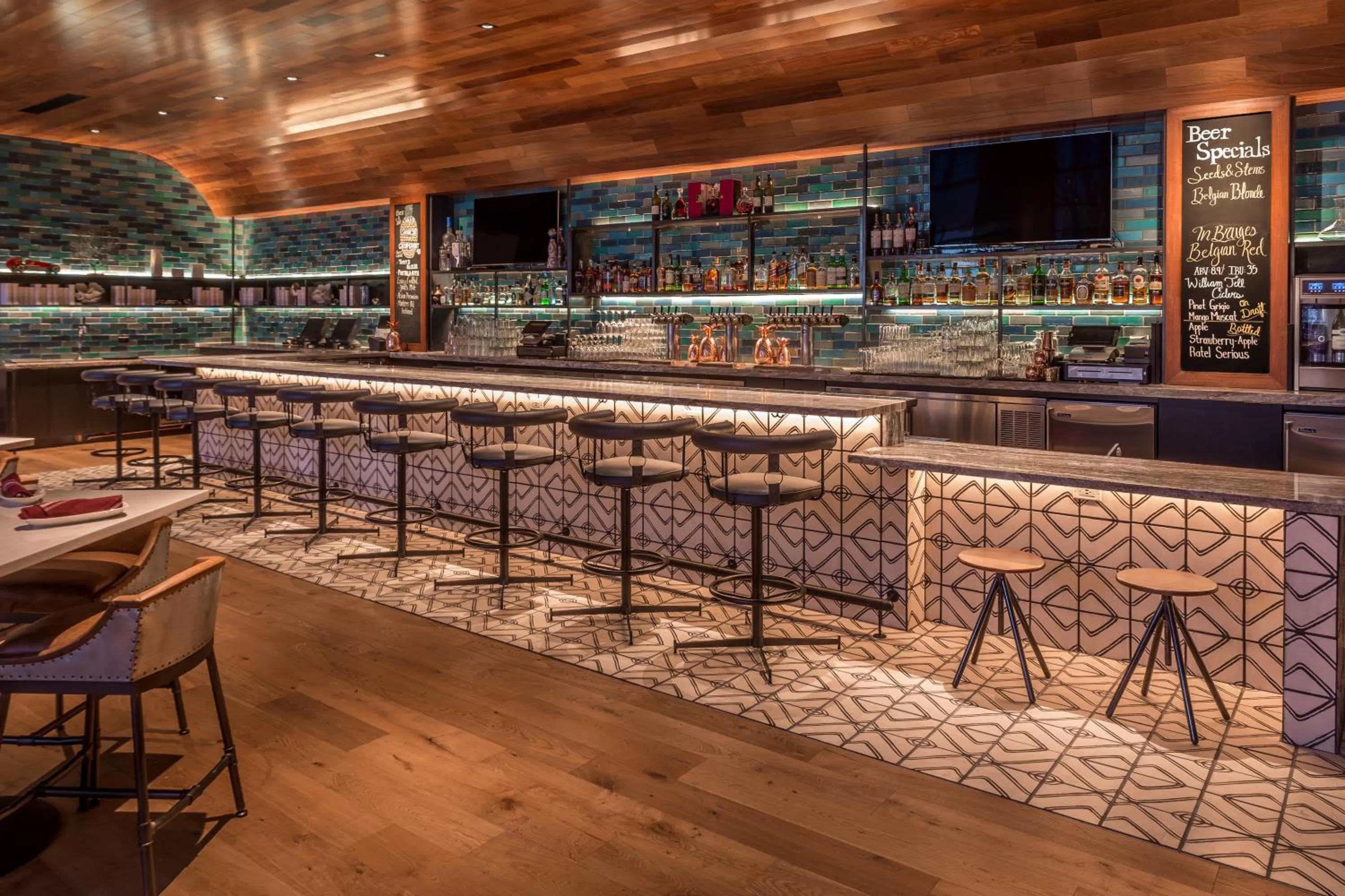 Restaurant/places to eat in Portola Hotel & Spa