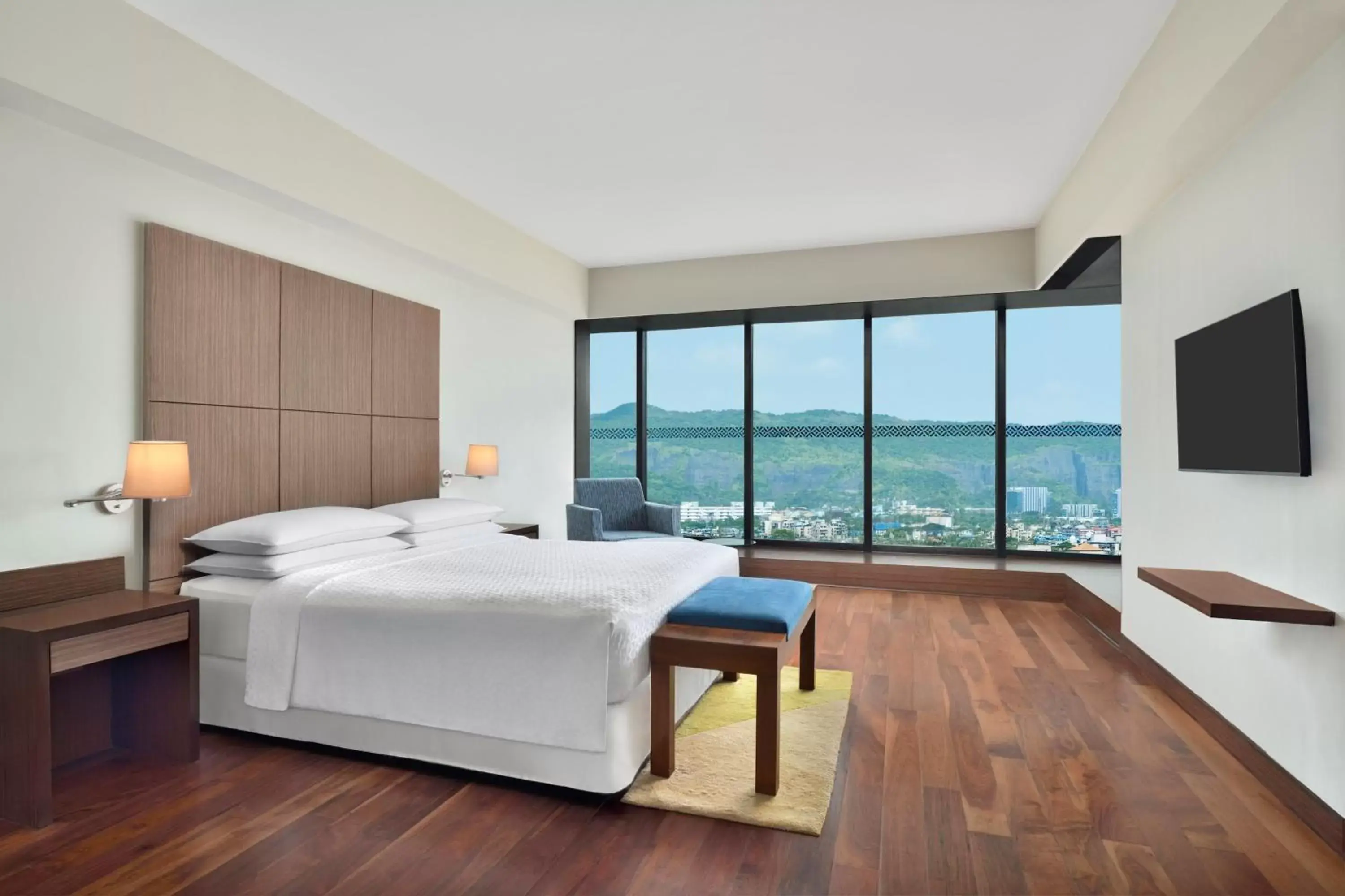 Bedroom, Mountain View in Four Points by Sheraton Navi Mumbai, Vashi