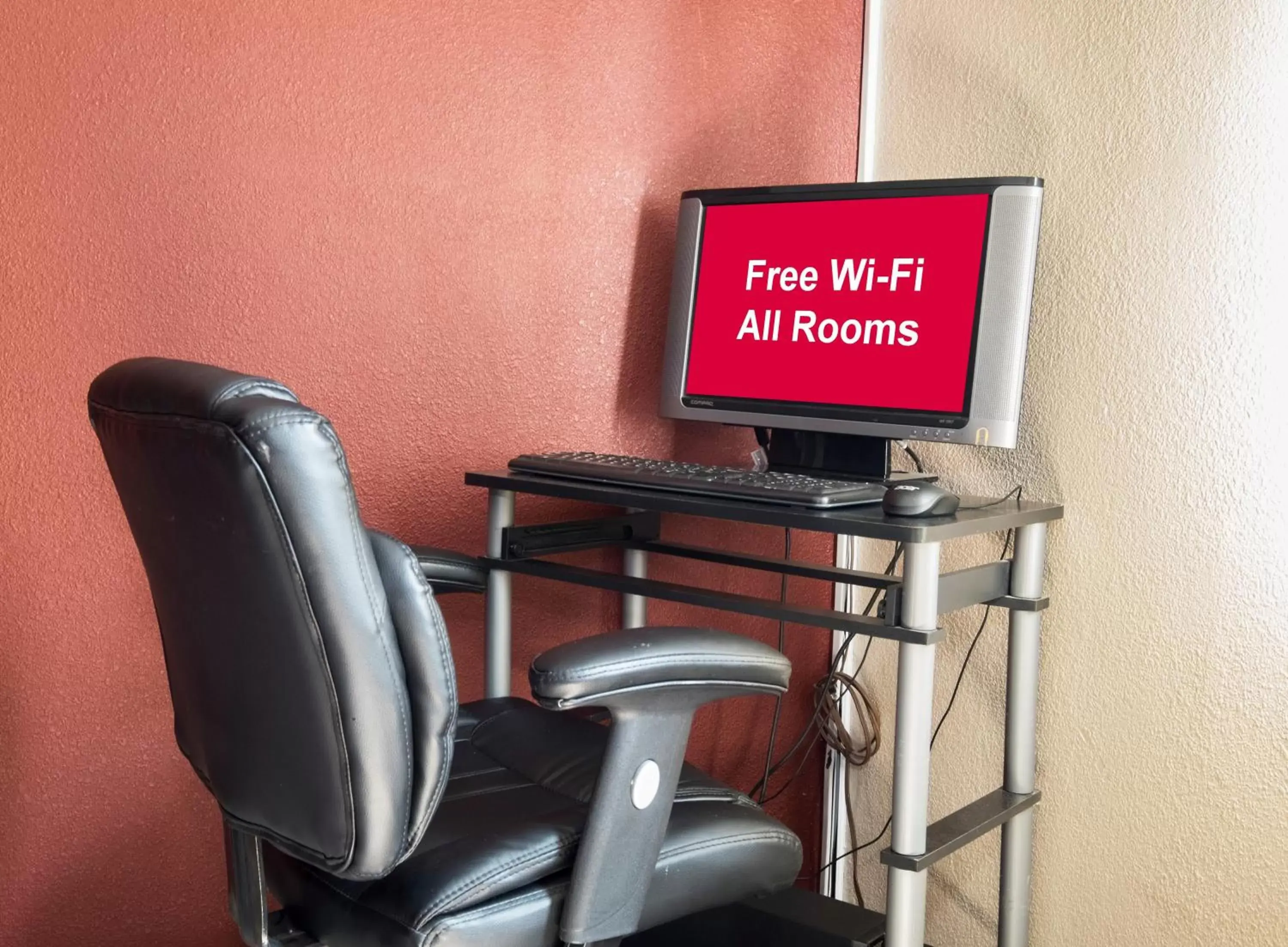 Business facilities, Business Area/Conference Room in Red Roof Inn Binghamton North
