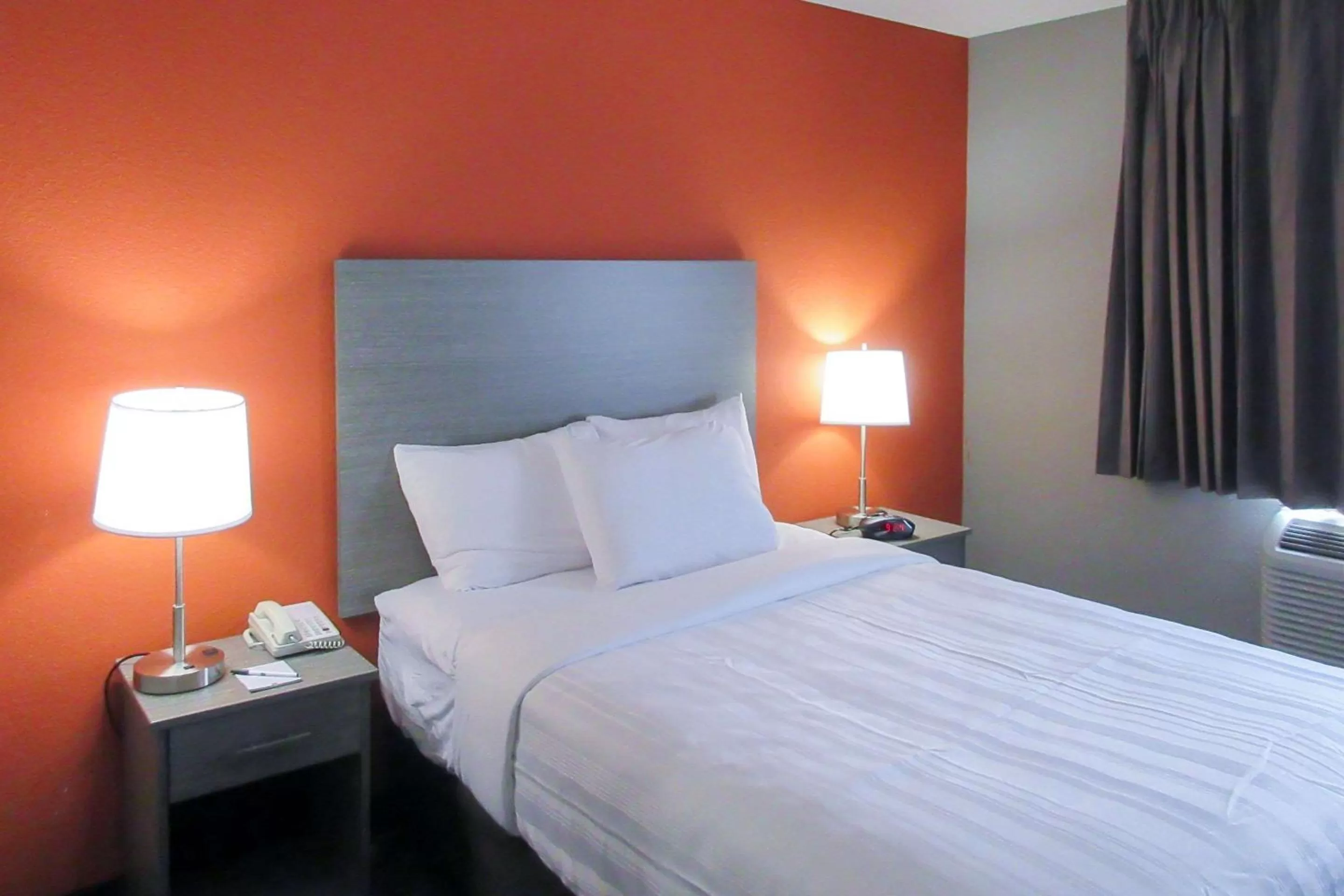 Double Room with Tub - Accessible/Non-Smoking in Quality Inn & Suites