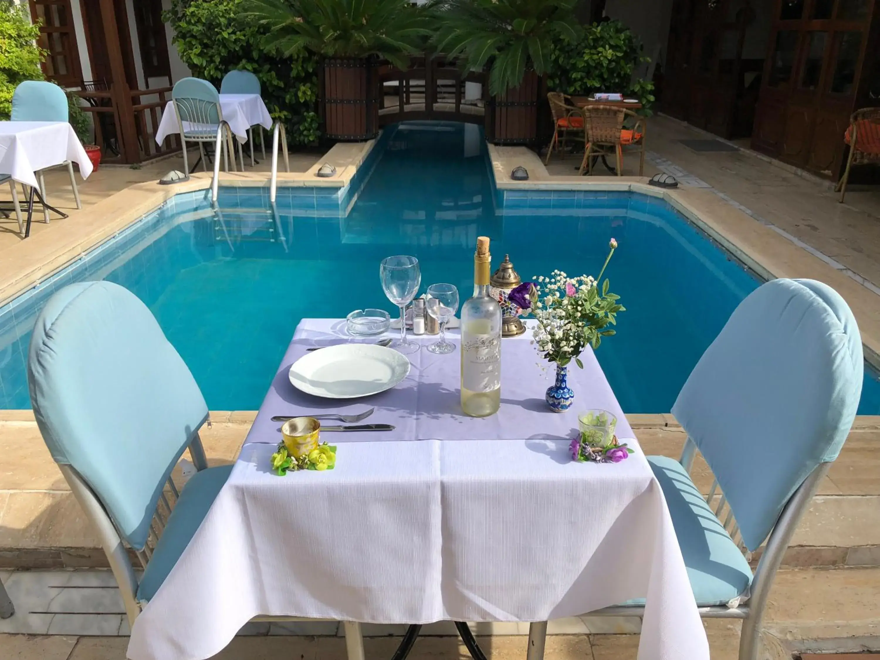 Restaurant/places to eat, Swimming Pool in Hotel Karyatit Kaleici