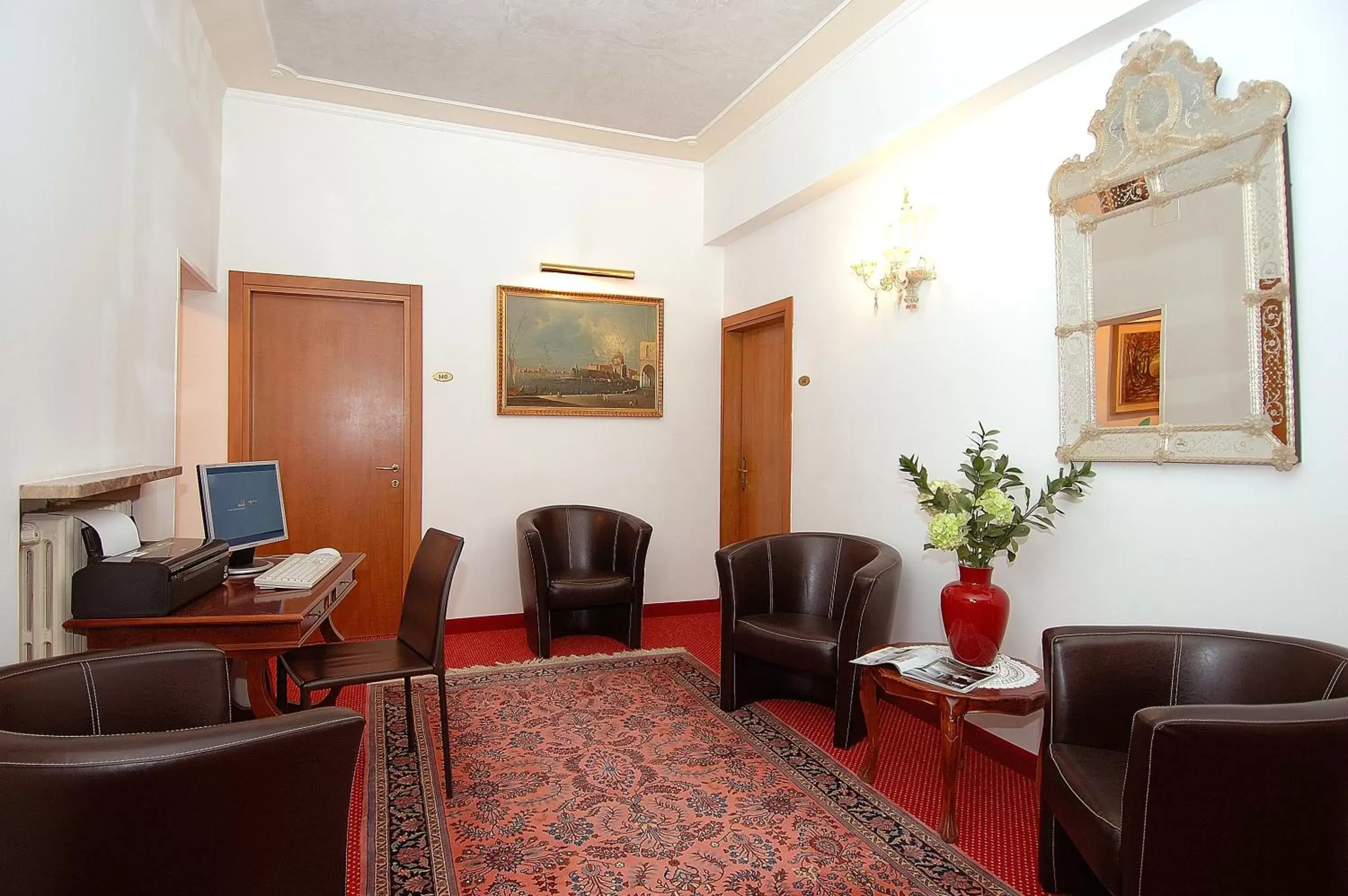 Communal lounge/ TV room, Seating Area in Hotel Da Bruno