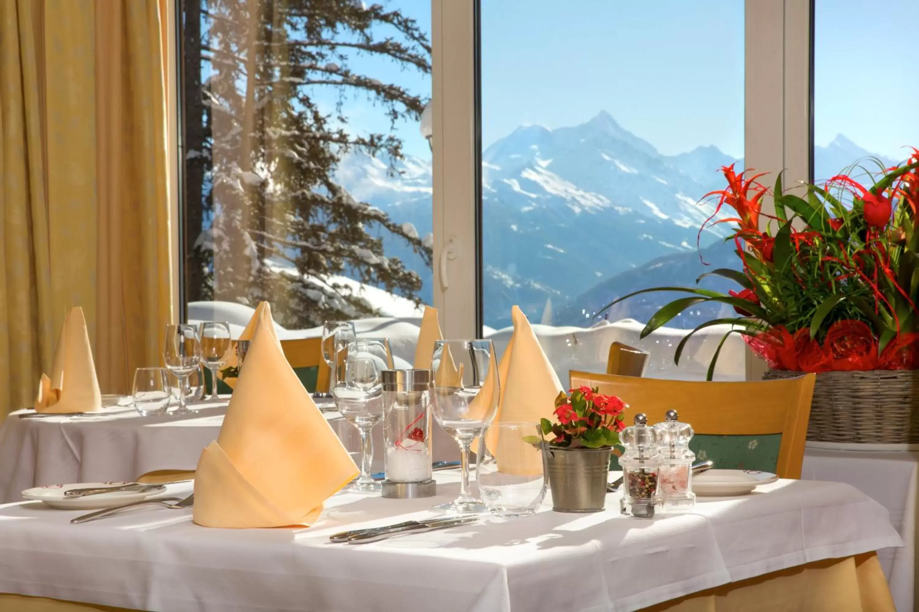 Food and drinks, Restaurant/Places to Eat in Hotel Helvetia Intergolf