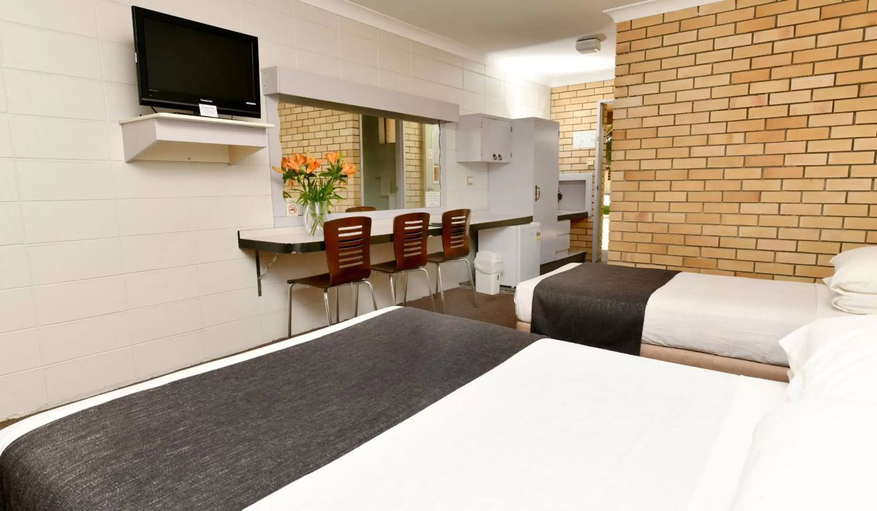 Standard Double or Twin Room in Burke and Wills Motor Inn Standard Double or Twin Room in Burke and Wills Motor Inn
