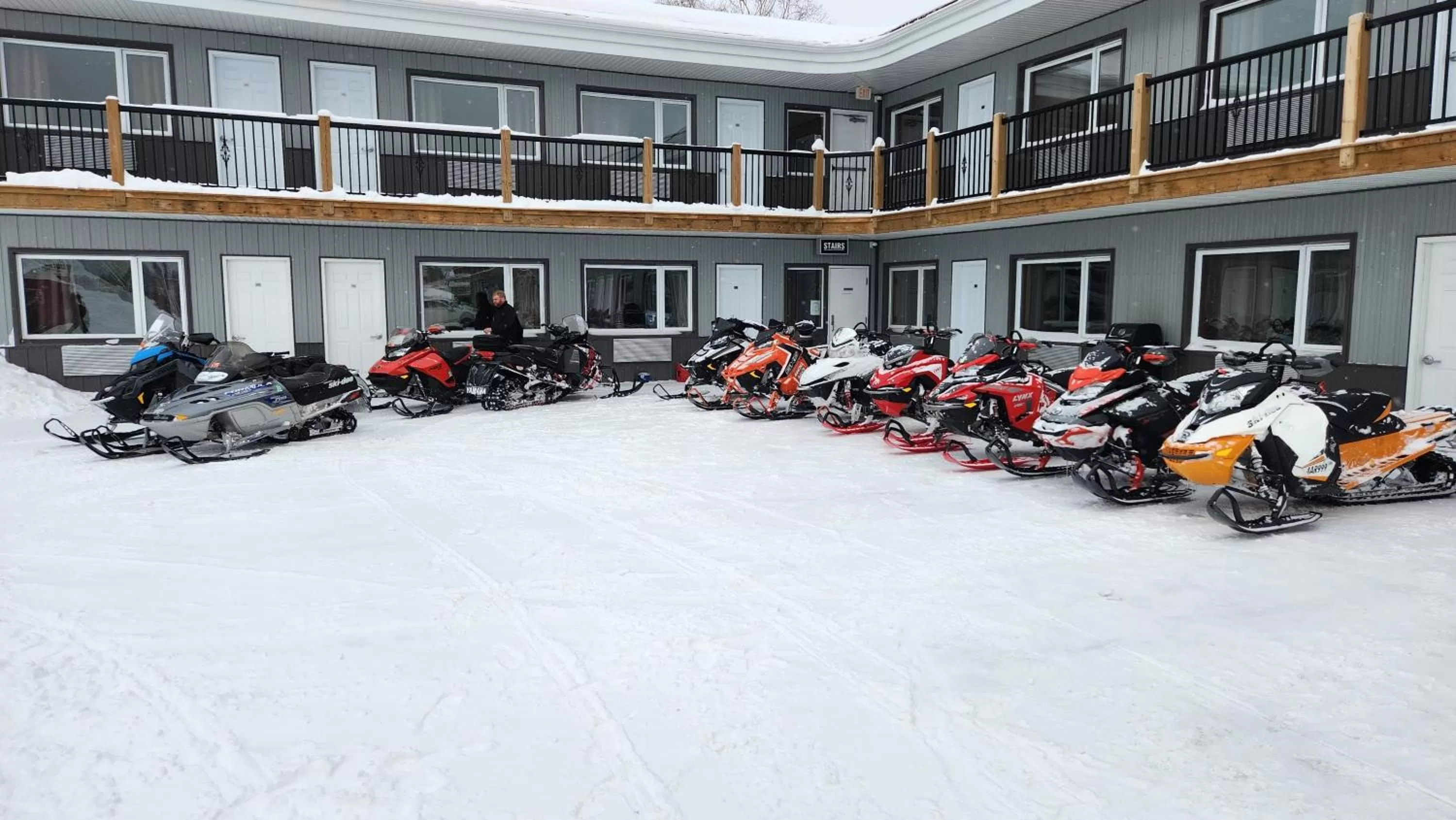 Property building in Outdoorsman Motel