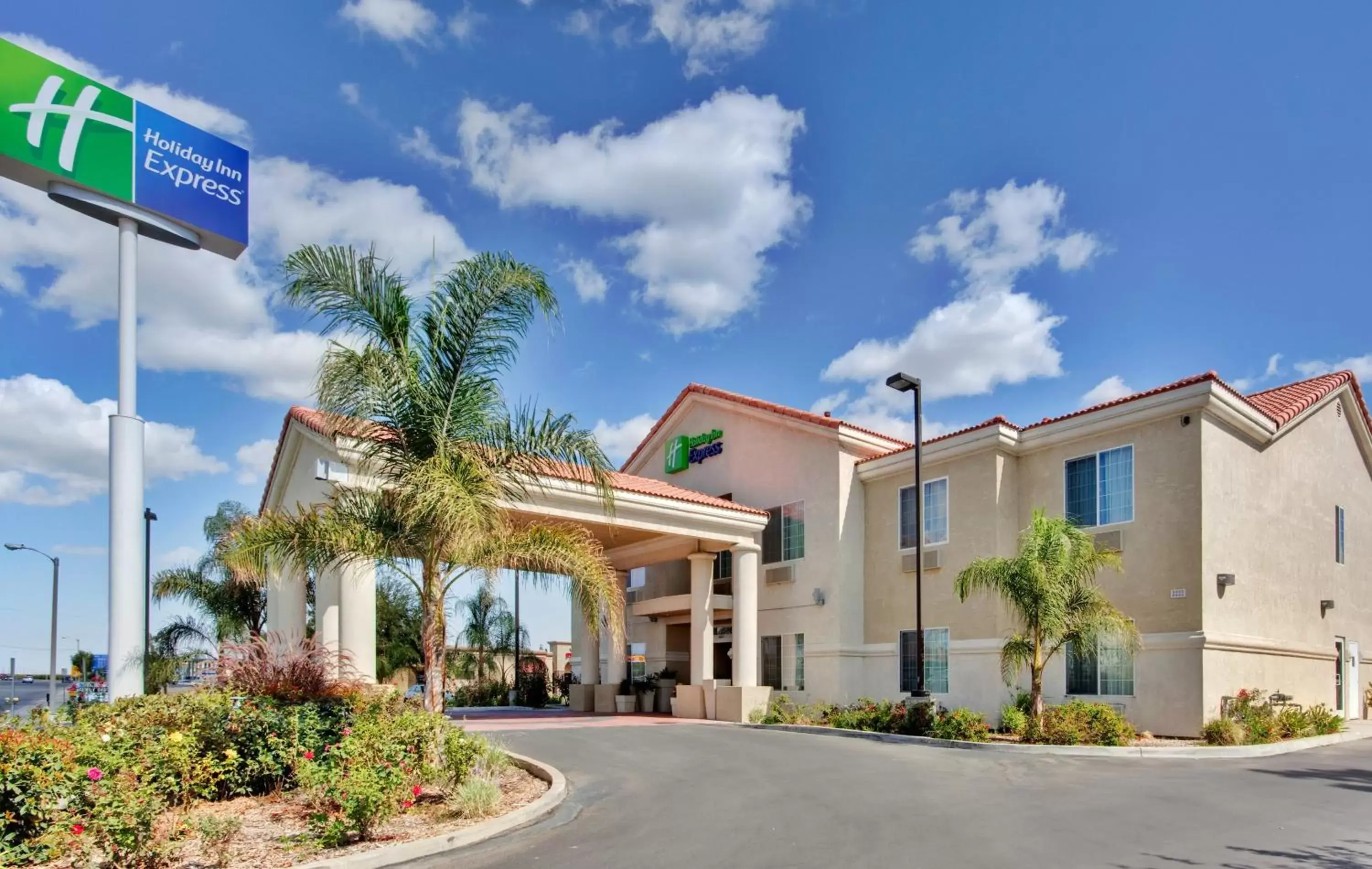 Property building in Holiday Inn Express Delano Highway 99 by IHG Property building in Holiday Inn Express Delano Highway 99 by IHG