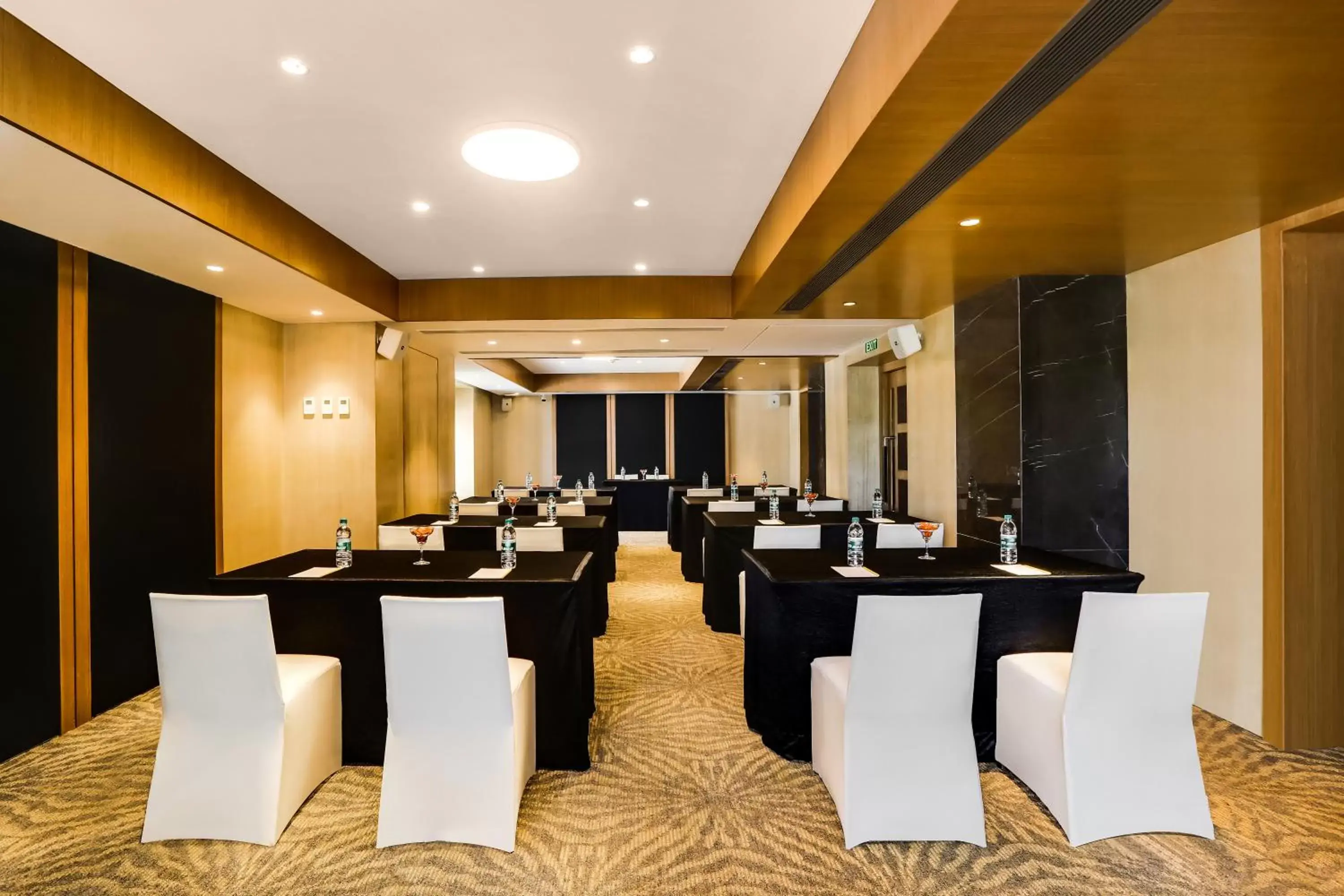 Banquet/Function facilities in Lemon Tree Hotel Viman Nagar Pune