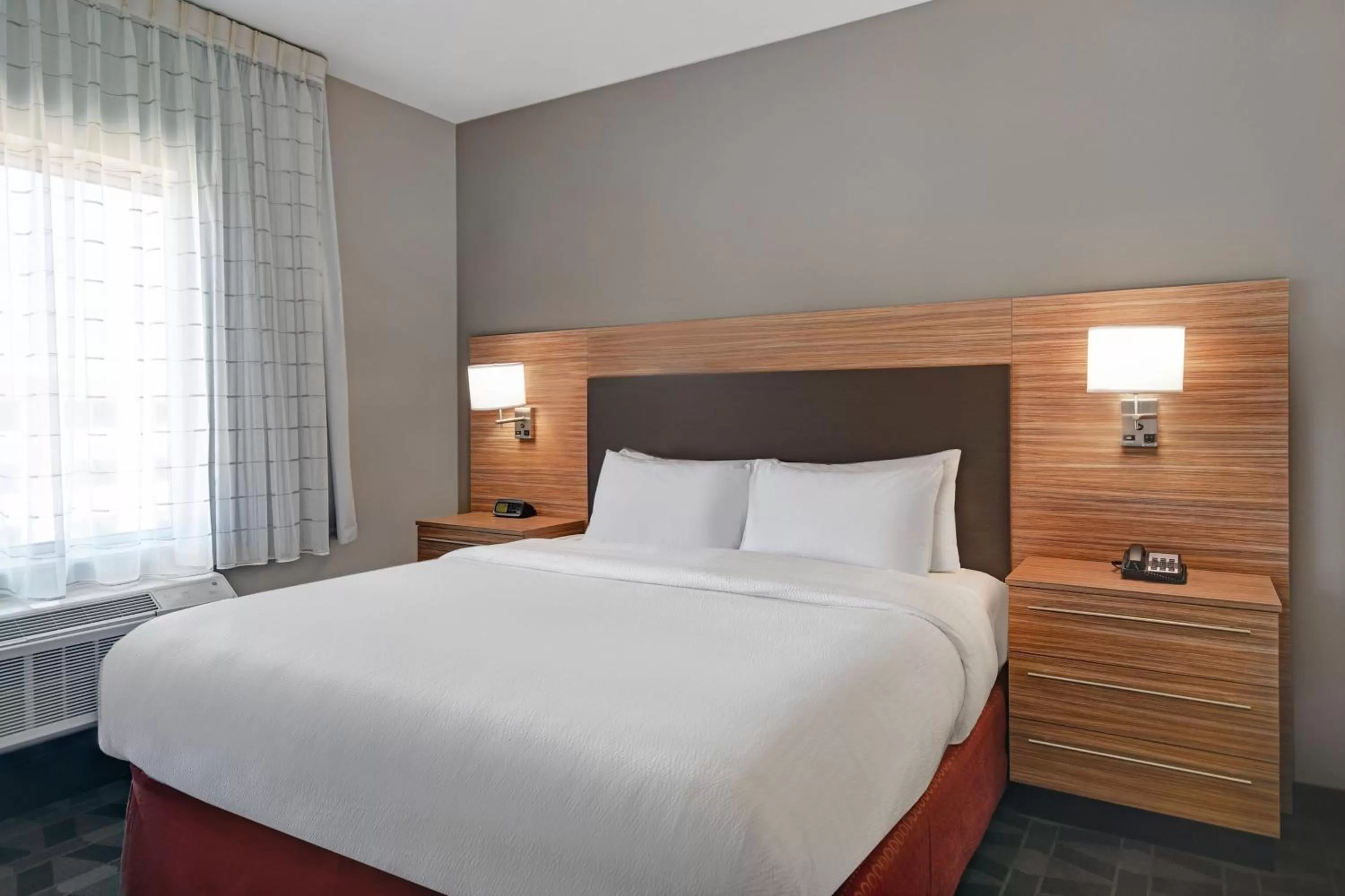 Bedroom, Bed in TownePlace Suites by Marriott Grand Rapids Wyoming