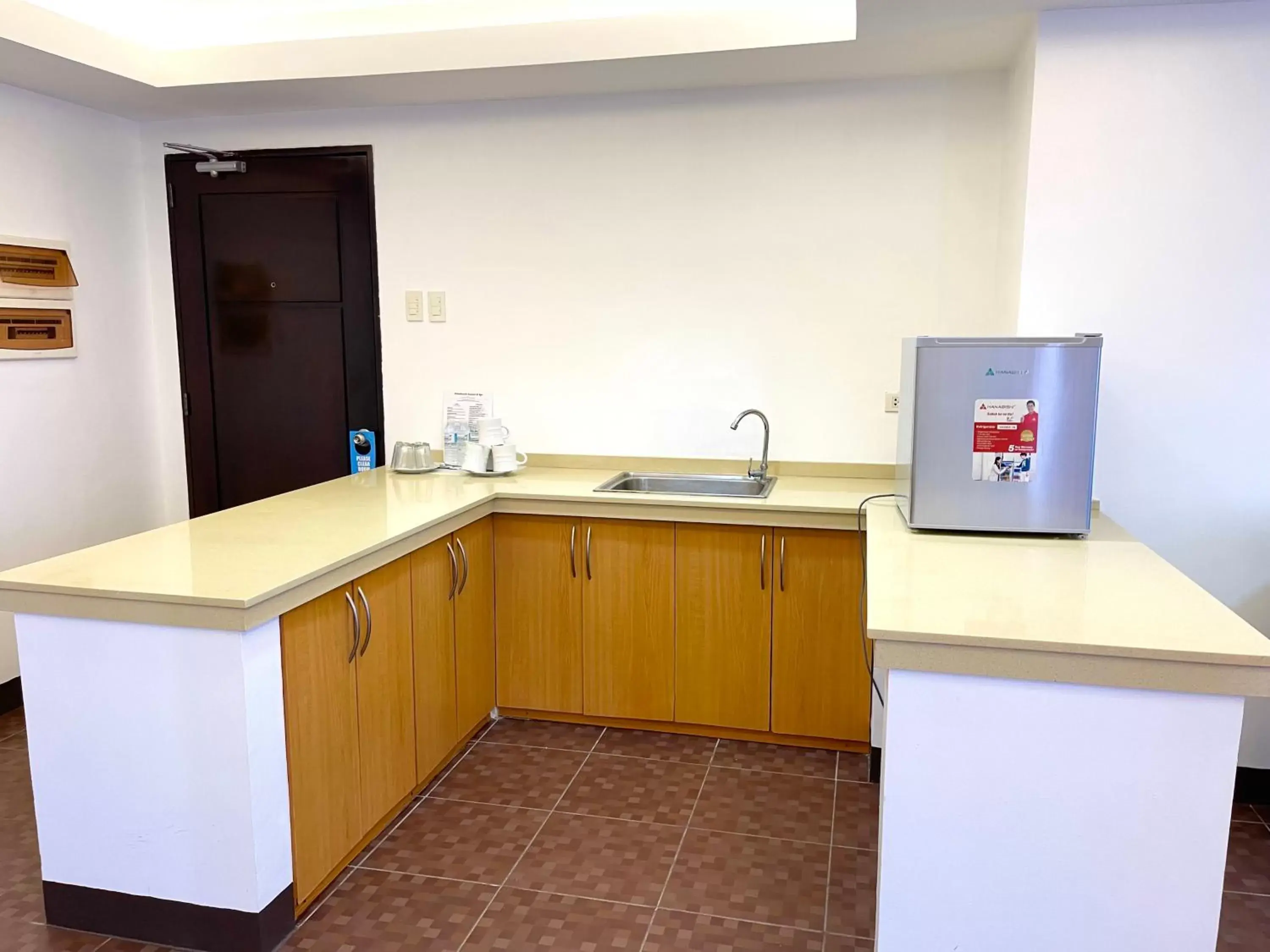 Kitchen or kitchenette, Kitchen/Kitchenette in Palmbeach Resort & Spa