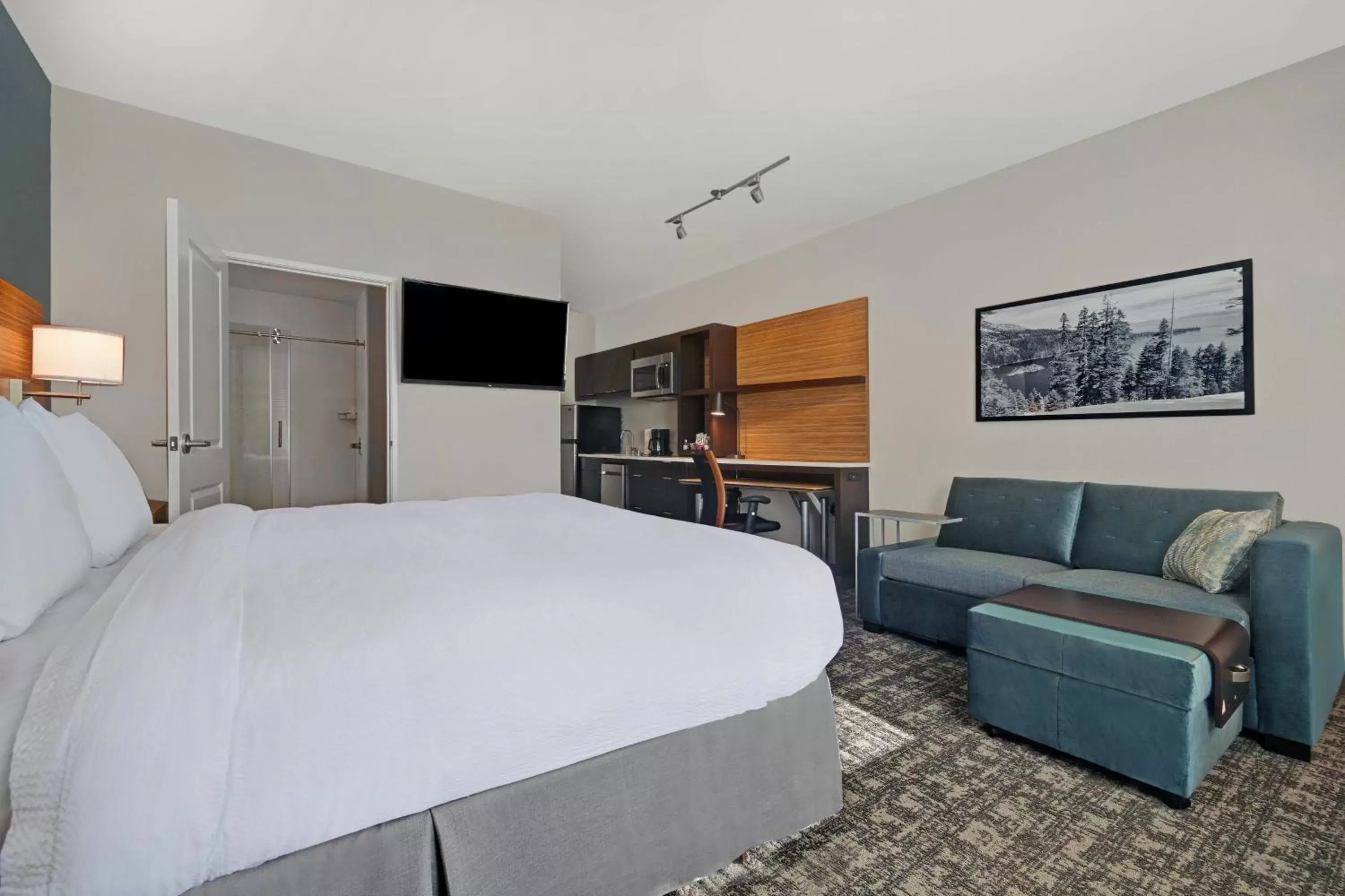 Photo of the whole room in TownePlace Suites Sacramento Airport Natomas