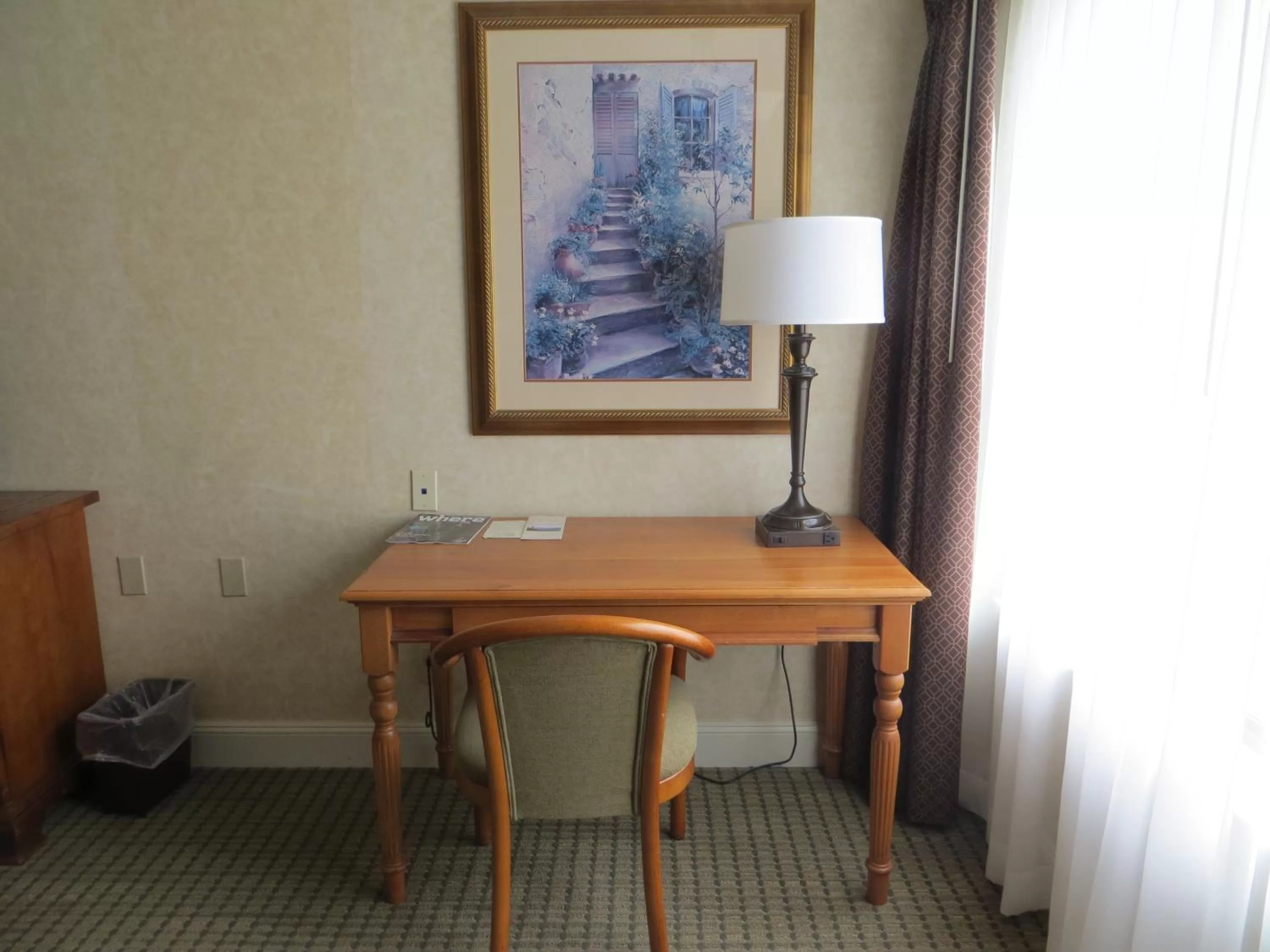 Standard Double Room with Two Double Beds - Lombard Street View in Cow Hollow Inn and Suites