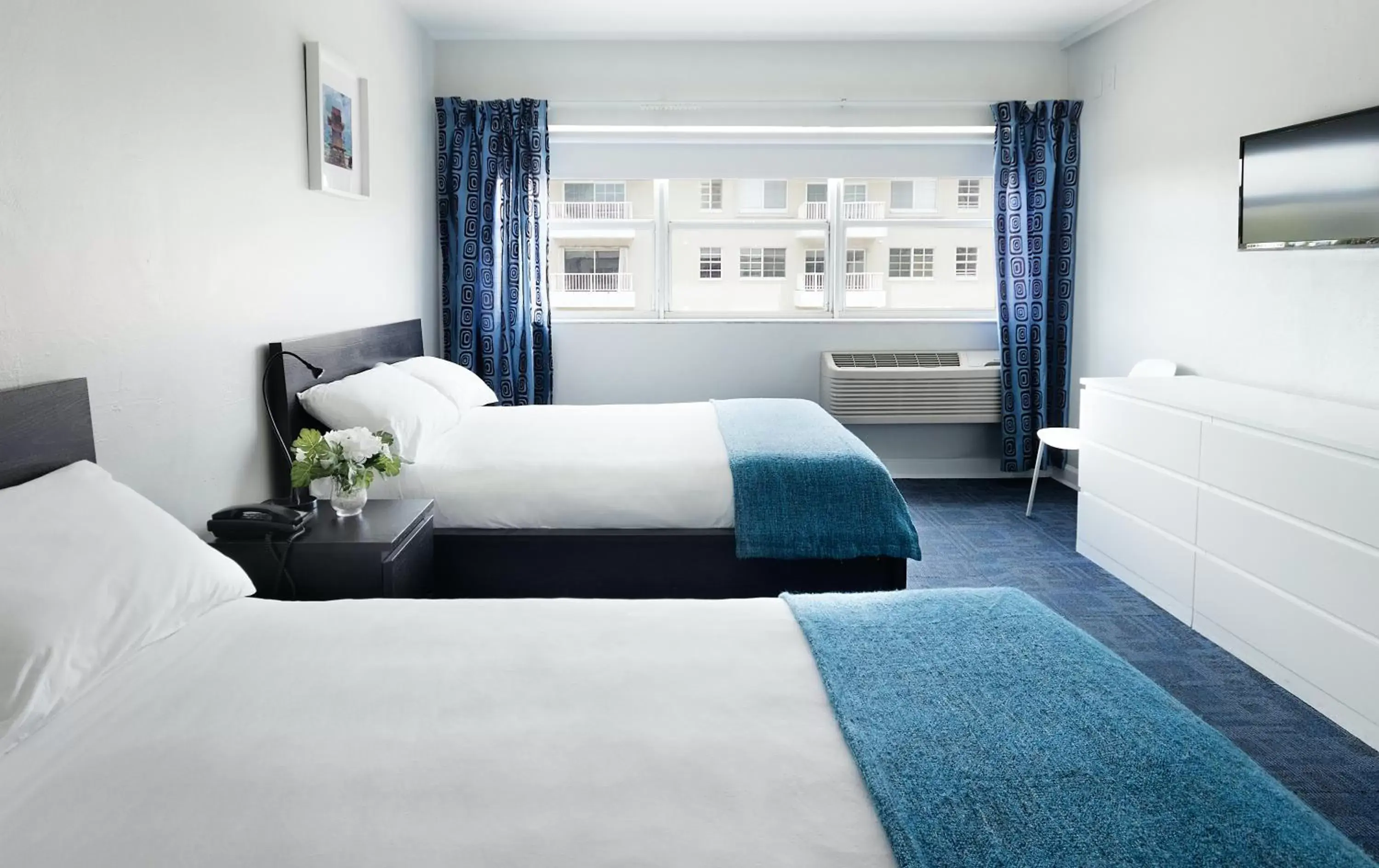 Bedroom, Bed in Lorraine Hotel