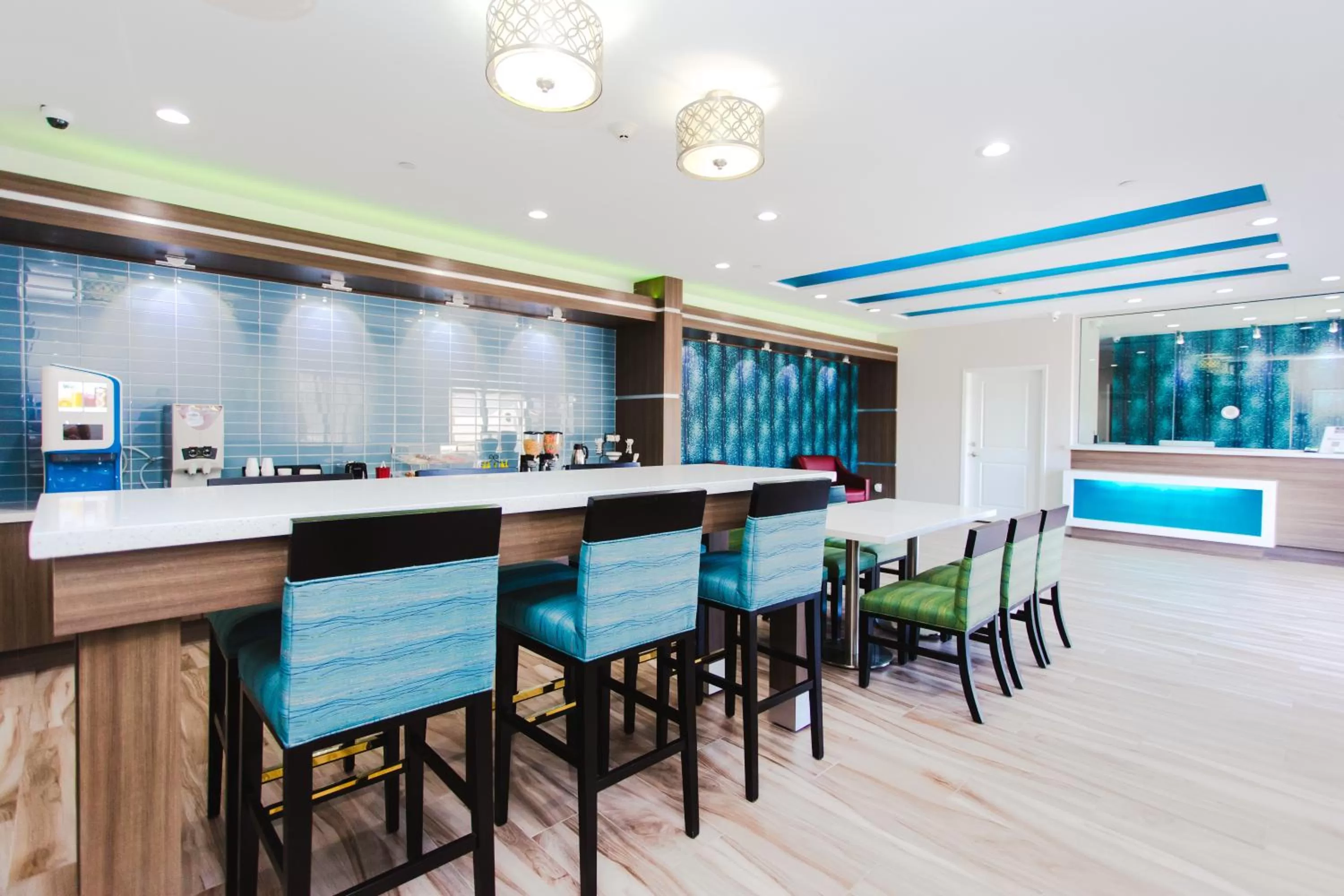 Lobby or reception in Express Inn - Spring