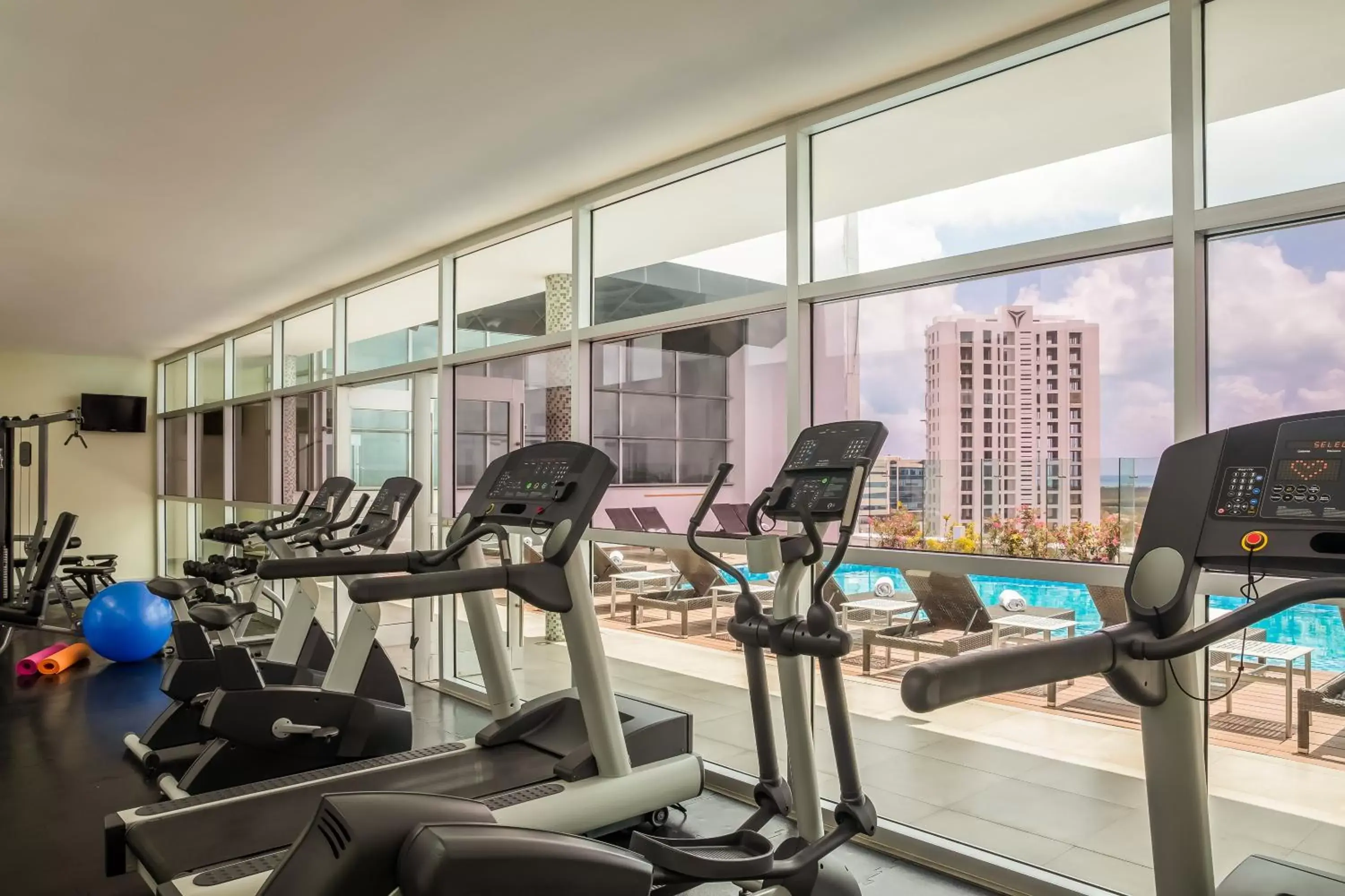 Fitness centre/facilities, Fitness Center/Facilities in Fiesta Inn Cancun Las Americas
