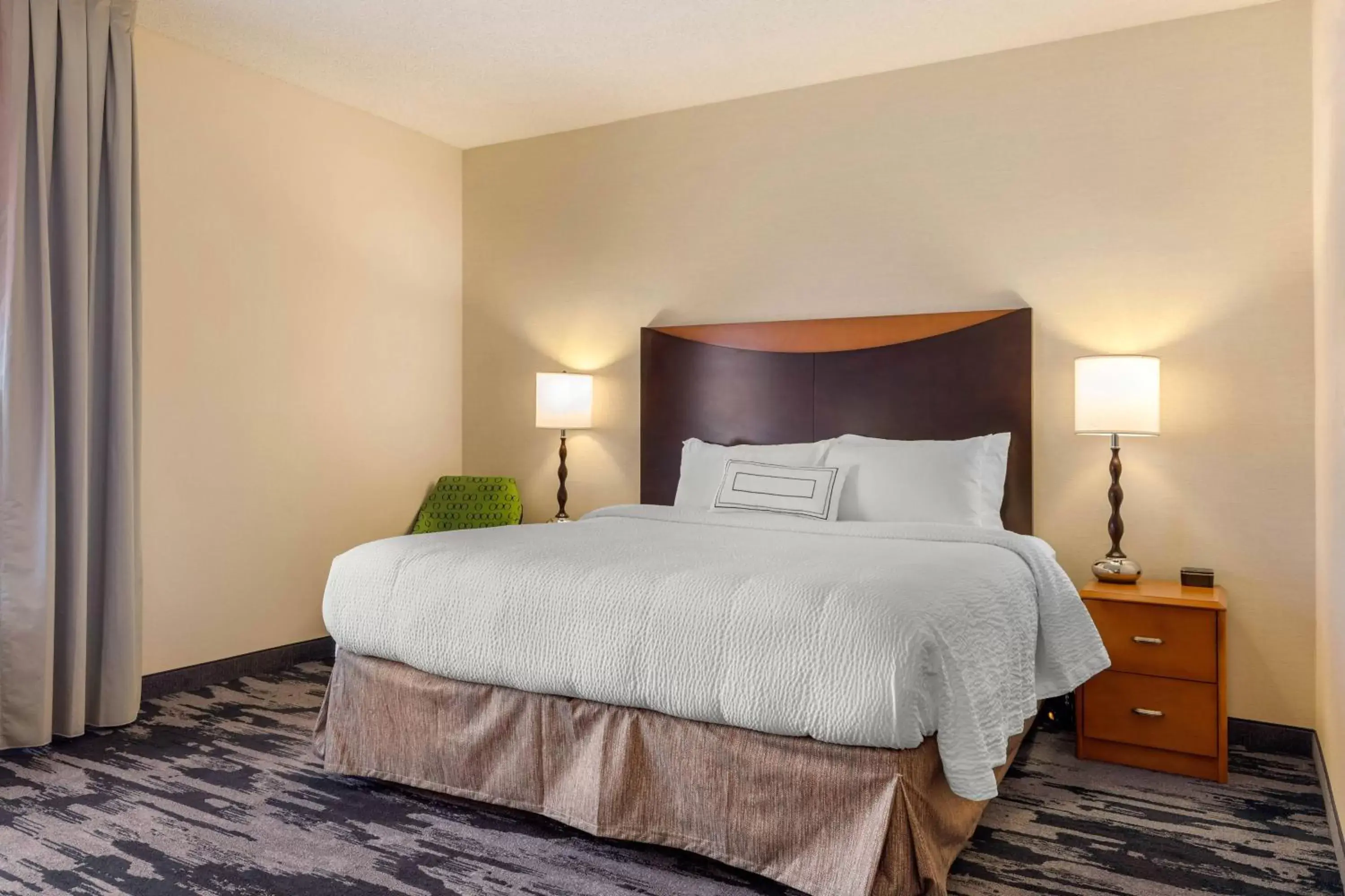 Photo of the whole room, Bed in Fairfield Inn & Suites by Marriott Rockford