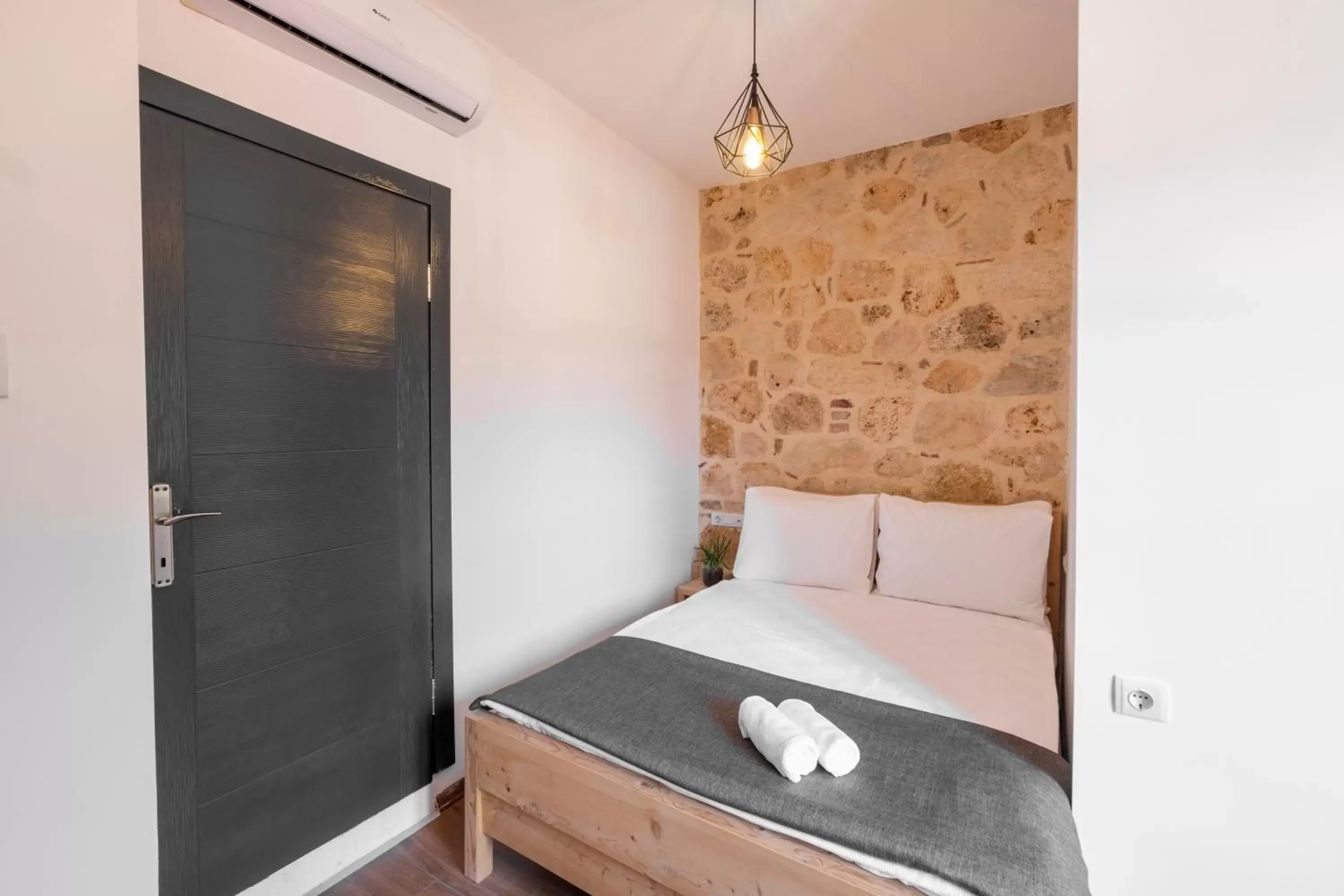 Bed in Solo Boutique Hotel Bed in Solo Boutique Hotel