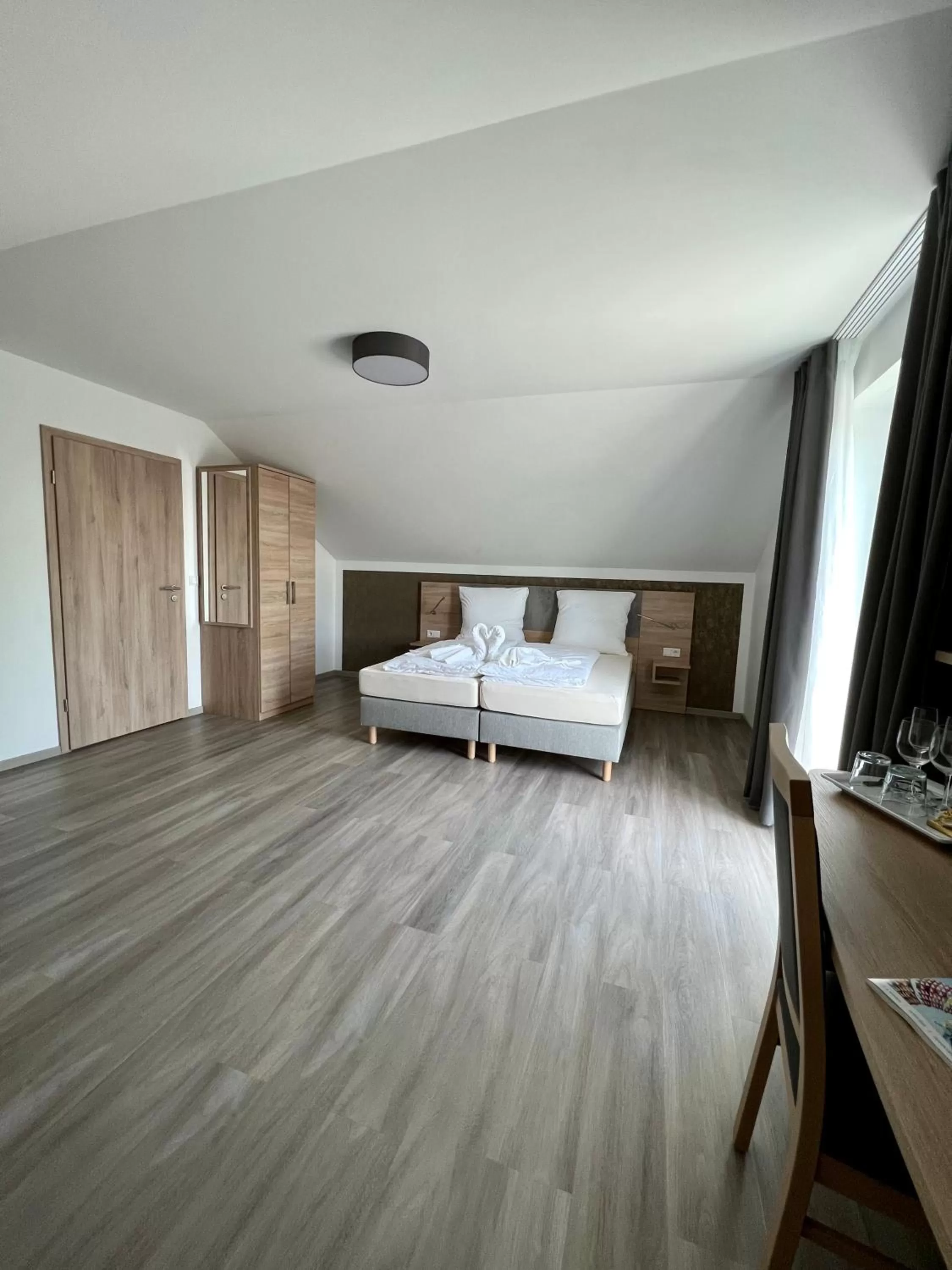 Photo of the whole room, Bed in Hotel Ocean