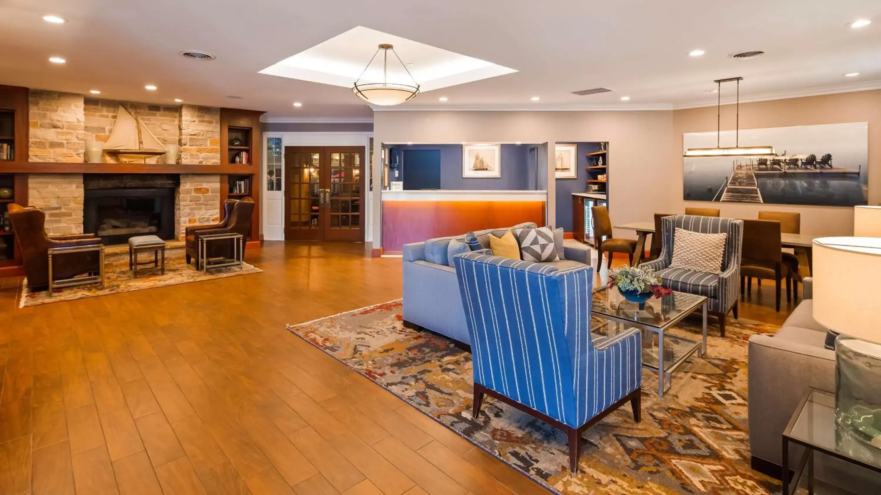 Lobby or reception, Seating Area in Best Western Plus White Bear Country Inn