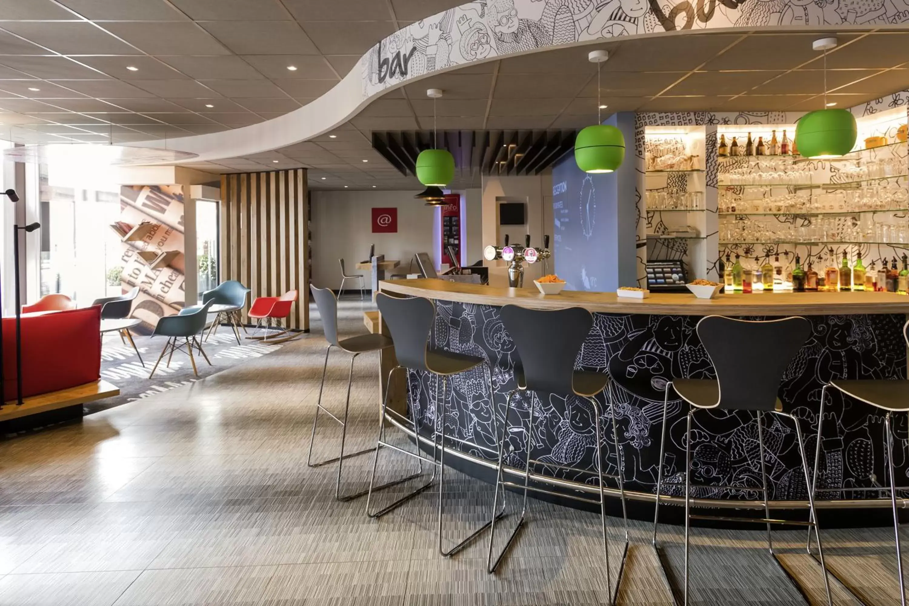 Lounge or bar, Lounge/Bar in ibis Namur Centre