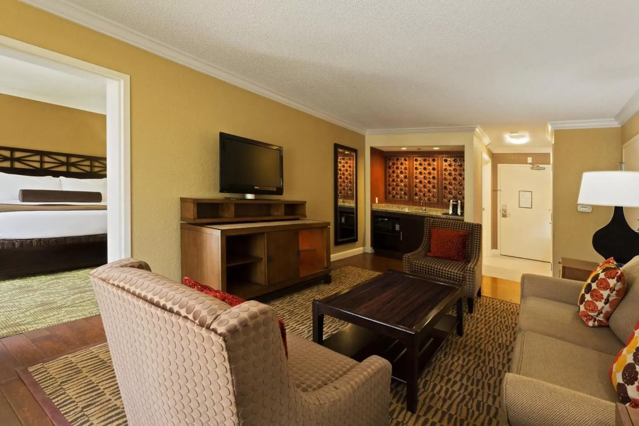 Bedroom, Seating Area in Crowne Plaza Jacksonville Airport, an IHG Hotel