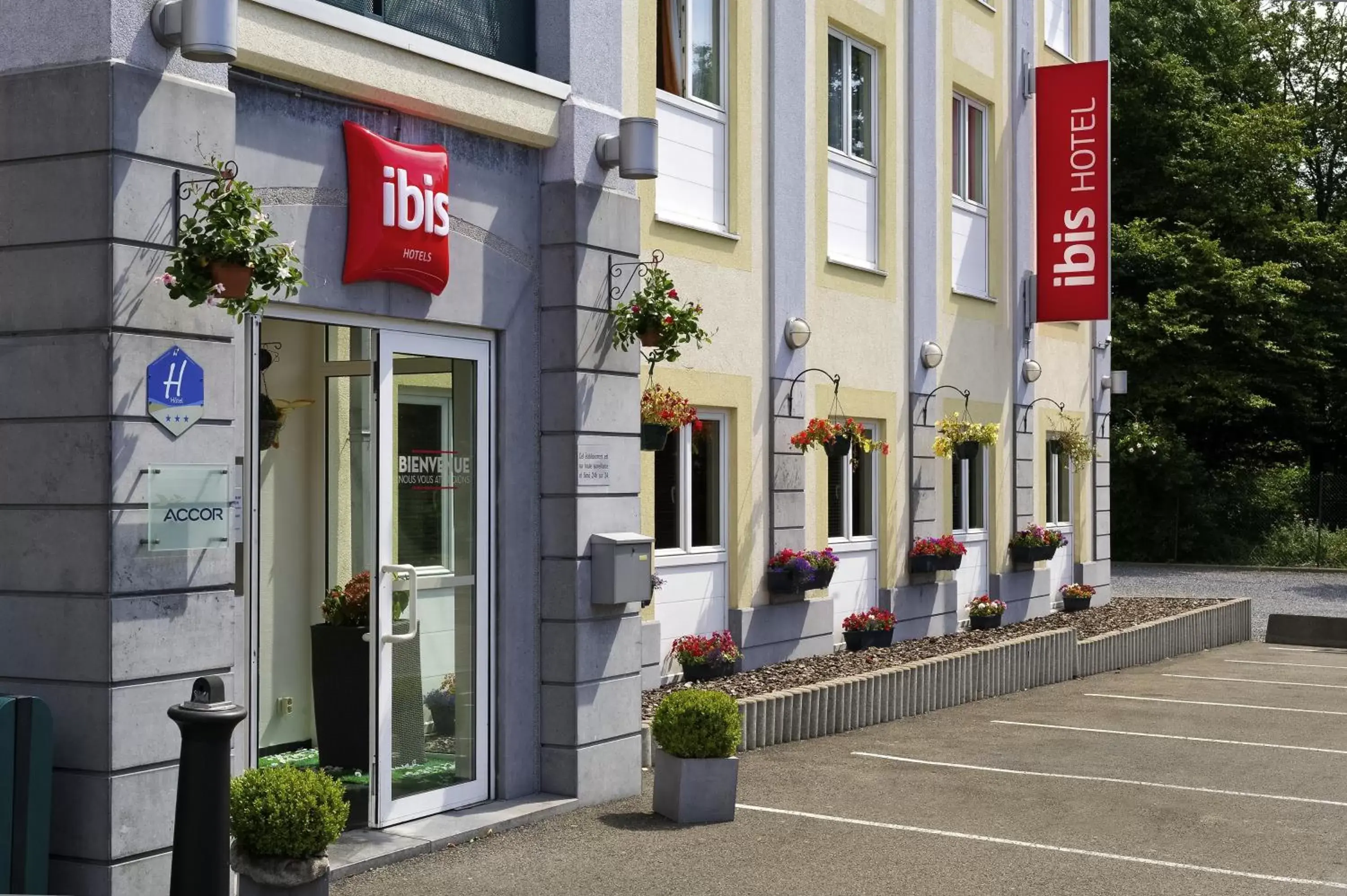 Facade/entrance, Property Building in ibis Liège Seraing