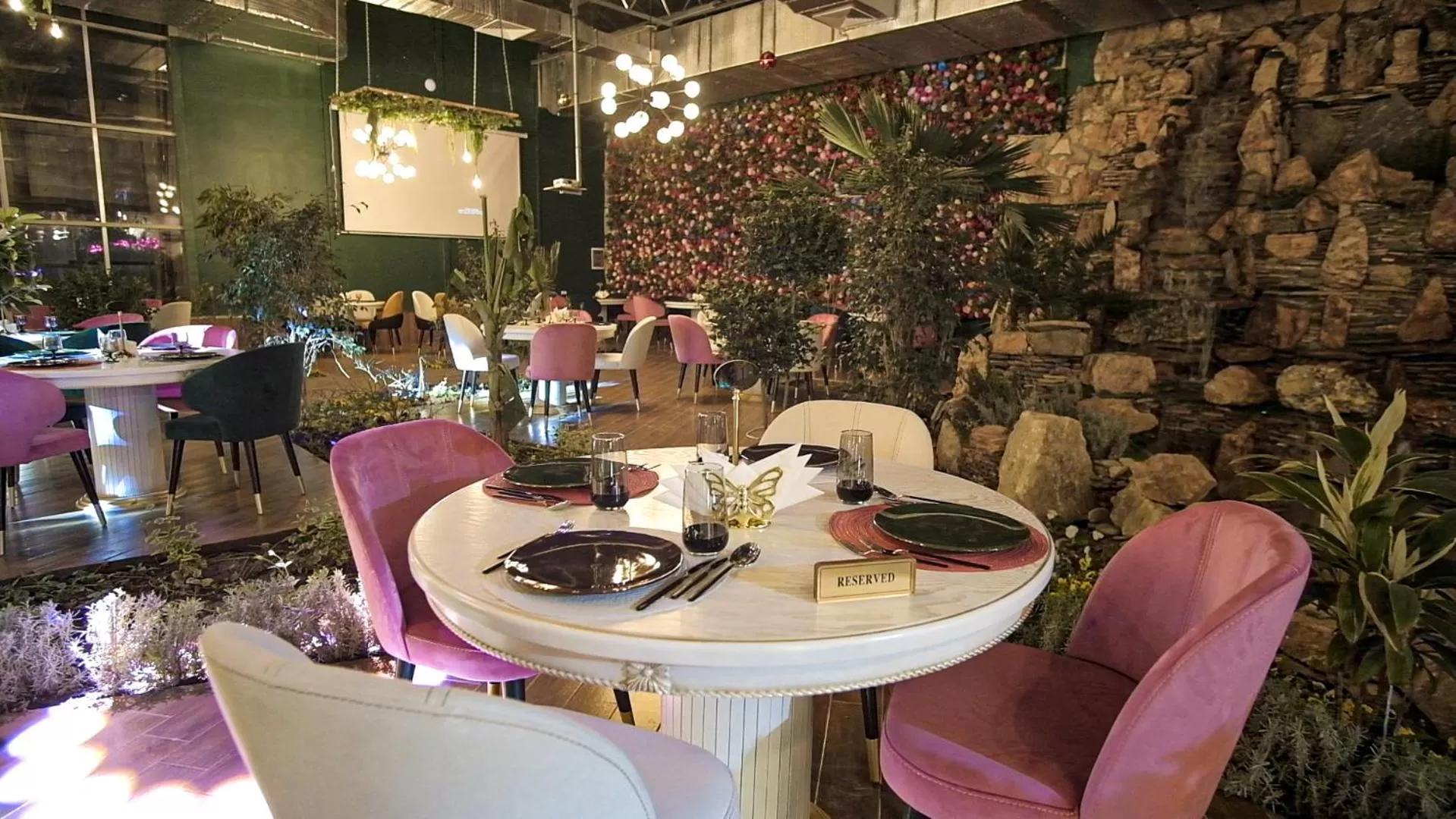 Restaurant/Places to Eat in Sahid Zarafshon